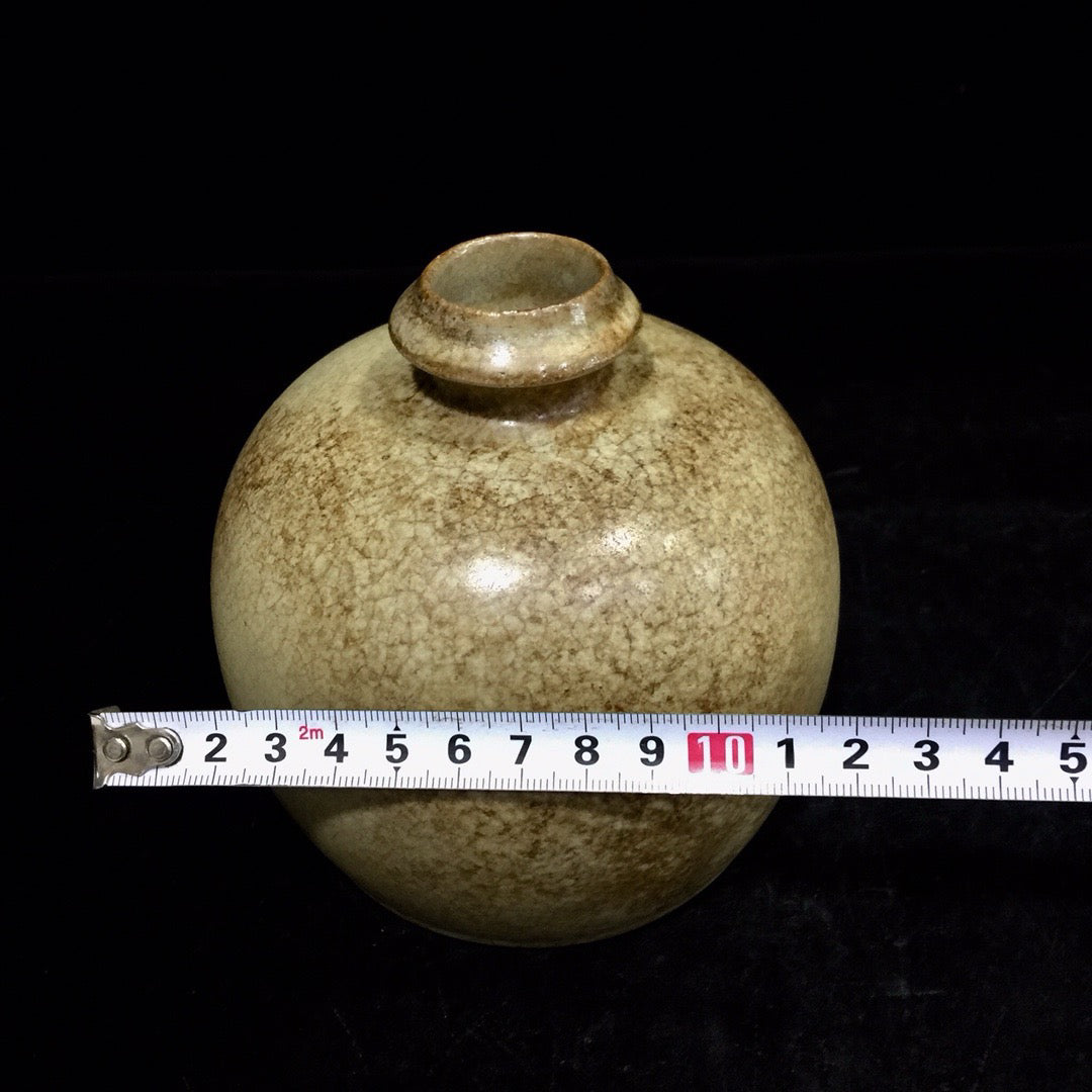 Chinese Antique Porcelain Dulu Bottle