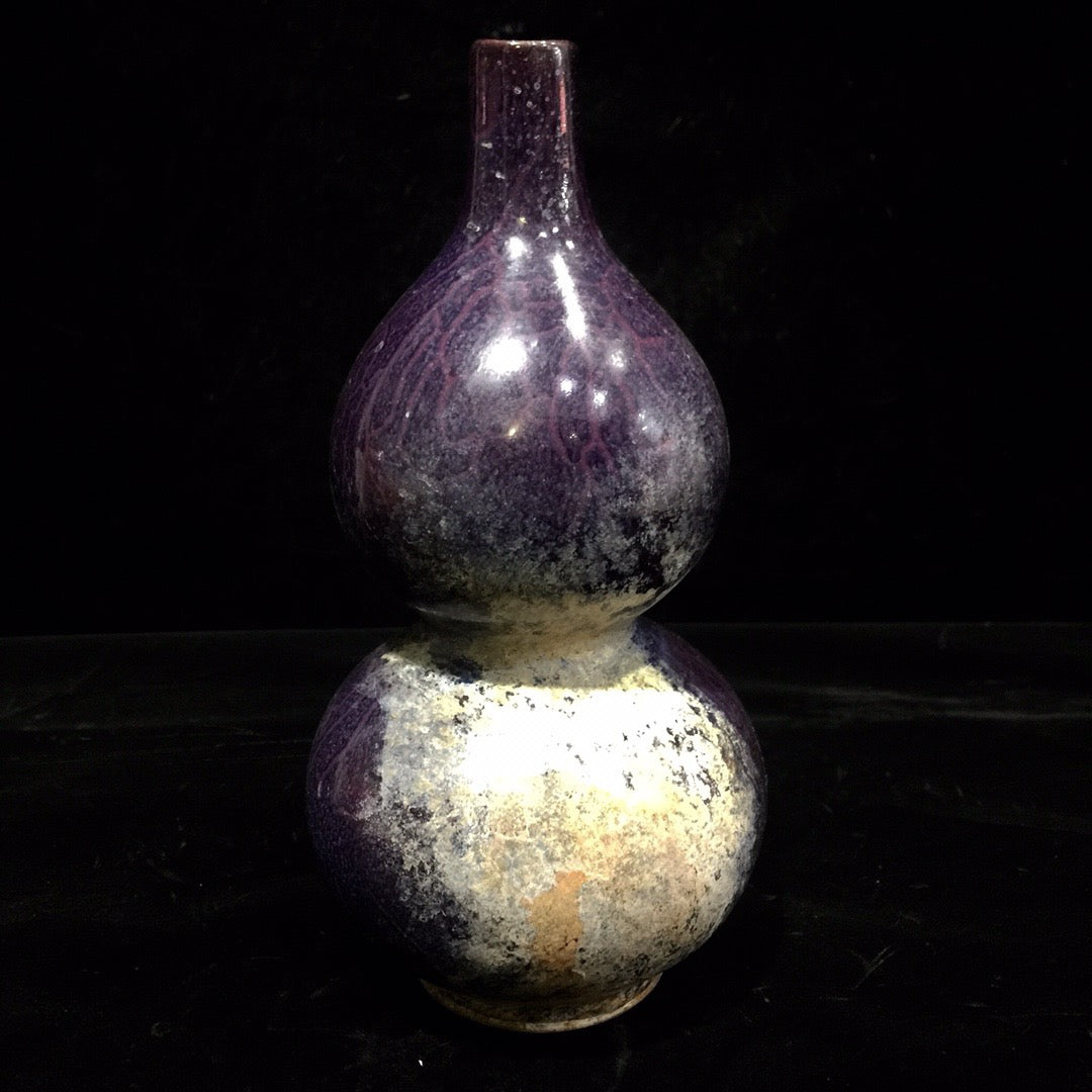 Chinese antique earthworm patterned gourd bottle