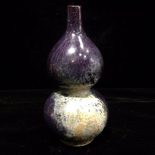 Chinese antique earthworm patterned gourd bottle
