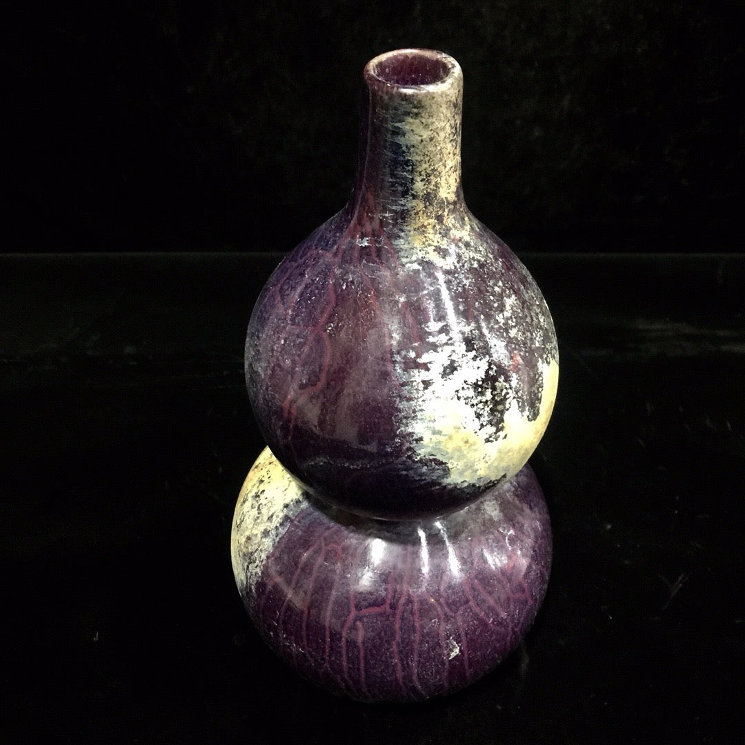 Chinese antique earthworm patterned gourd bottle