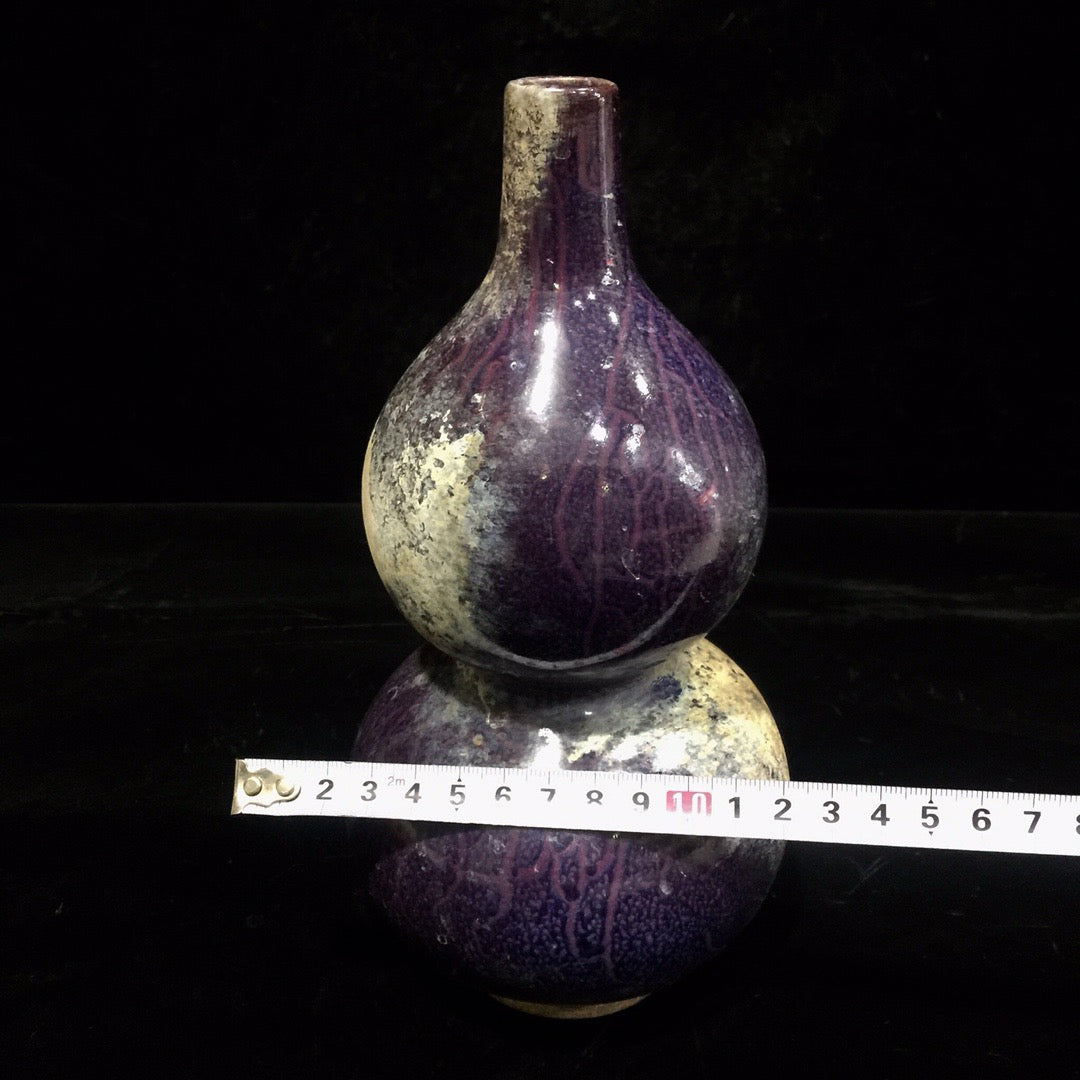 Chinese antique earthworm patterned gourd bottle