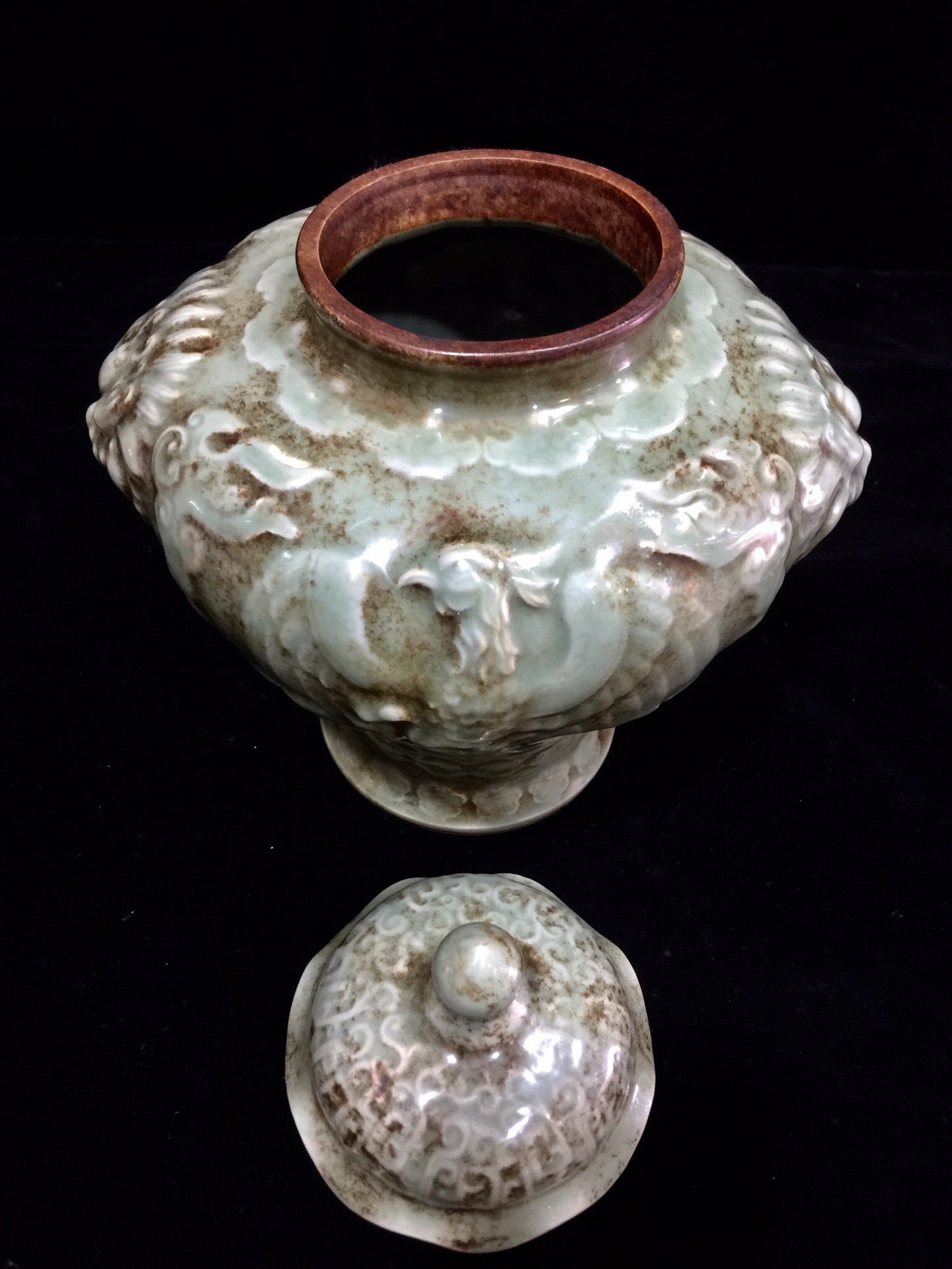 Chinese antique Longquan porcelain lid jar