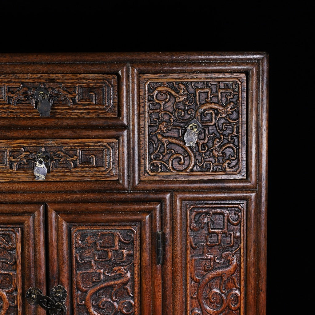 Huali wood carved dragon facing door