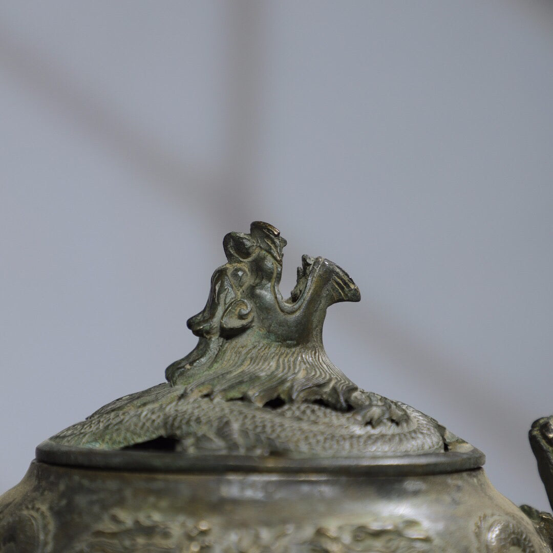 Chinese antique pure copper [dragon cover] incense burner