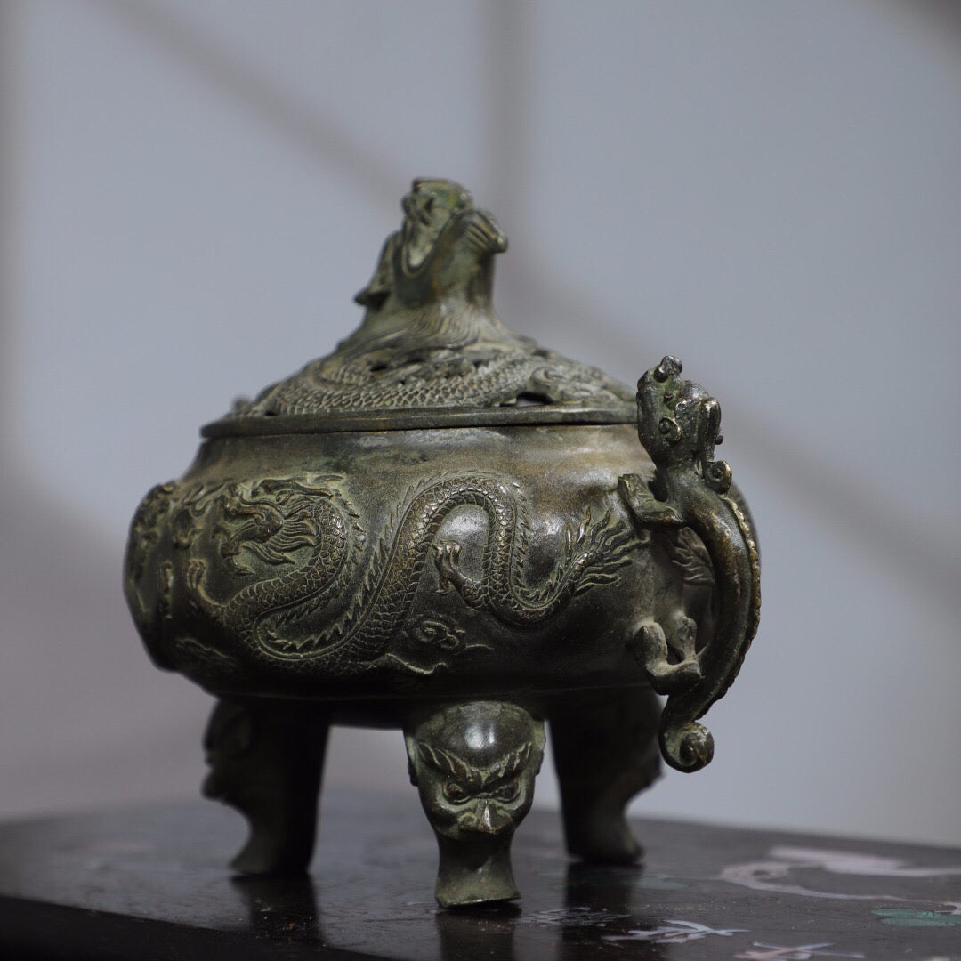 Chinese antique pure copper [dragon cover] incense burner