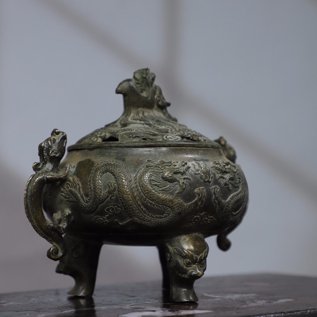 Chinese antique pure copper [dragon cover] incense burner
