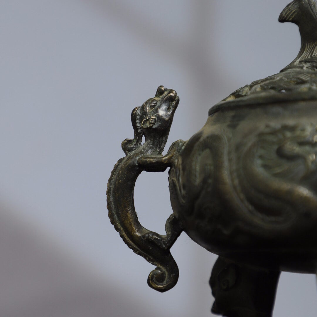 Chinese antique pure copper [dragon cover] incense burner