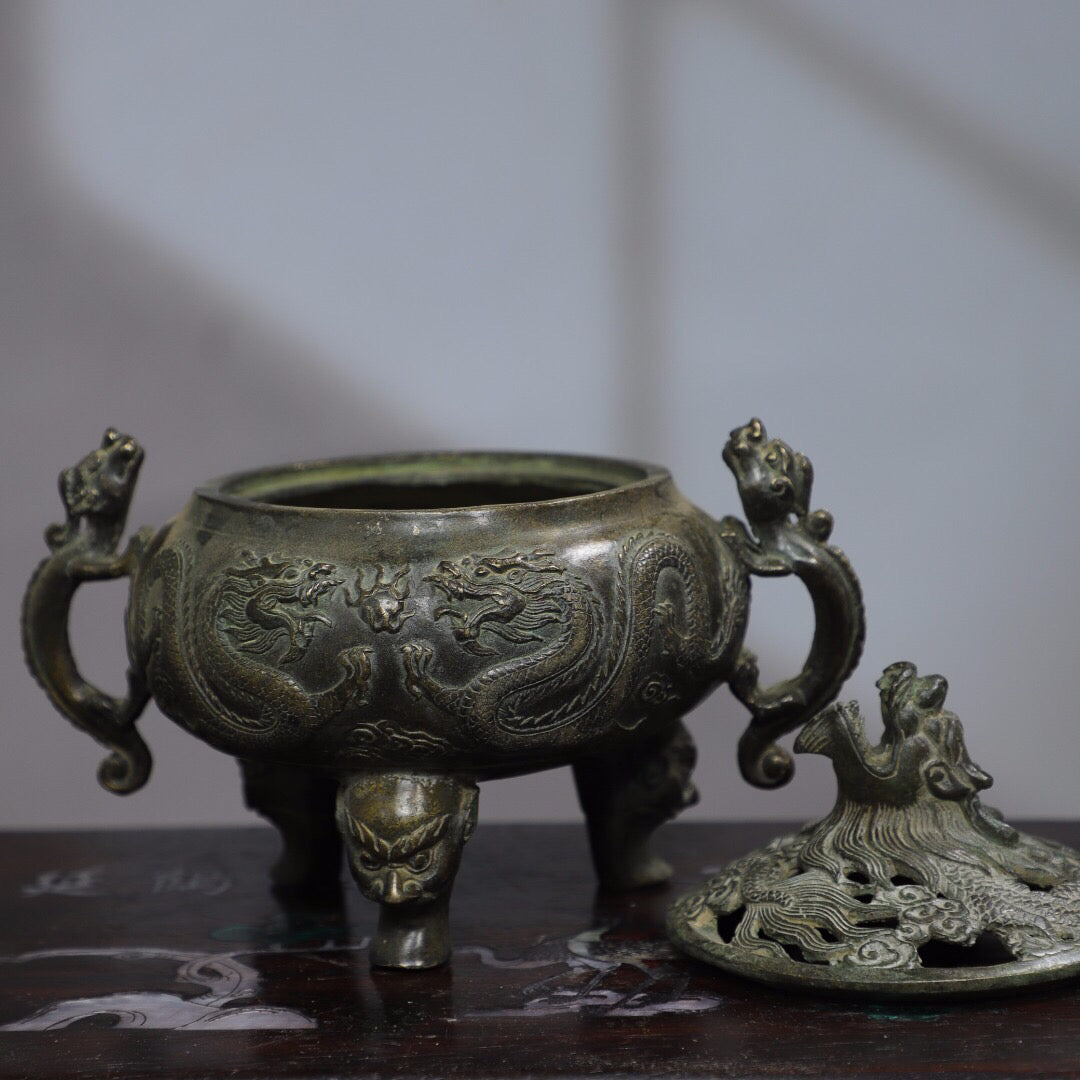 Chinese antique pure copper [dragon cover] incense burner