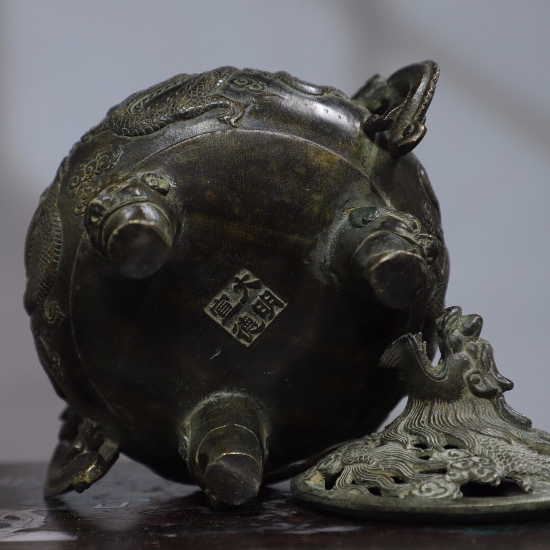Chinese antique pure copper [dragon cover] incense burner