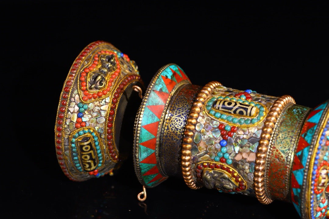 Copper body pure handmade knocking, chiseling, inlaid with gemstones, celestial bead spinning wheel