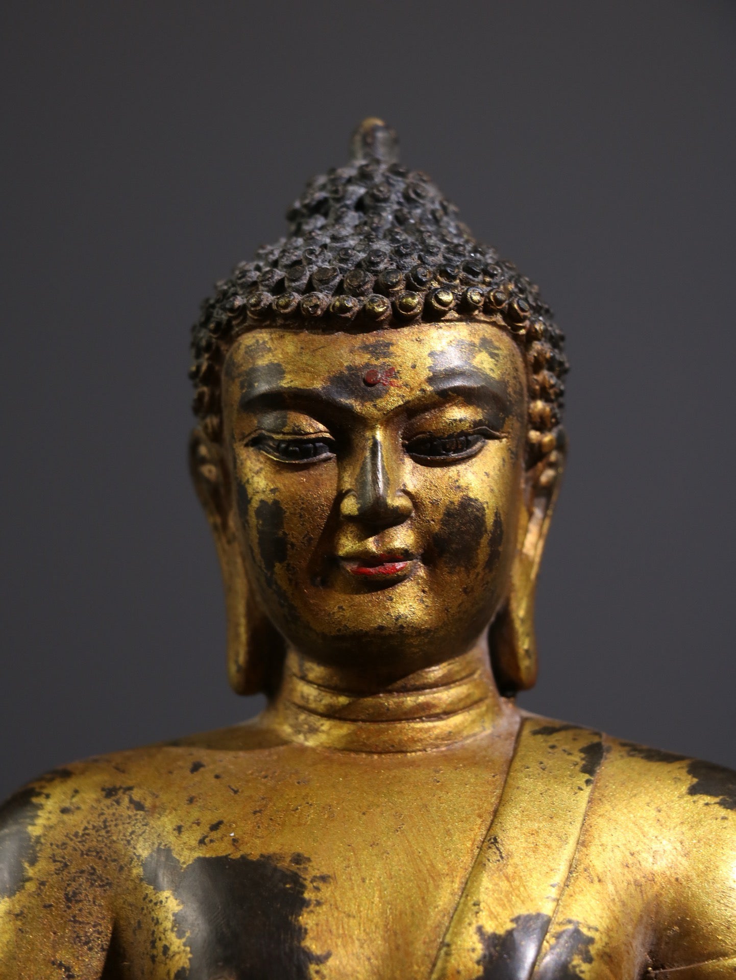 A Chinese antique pure copper statue of Shakyamuni Buddha