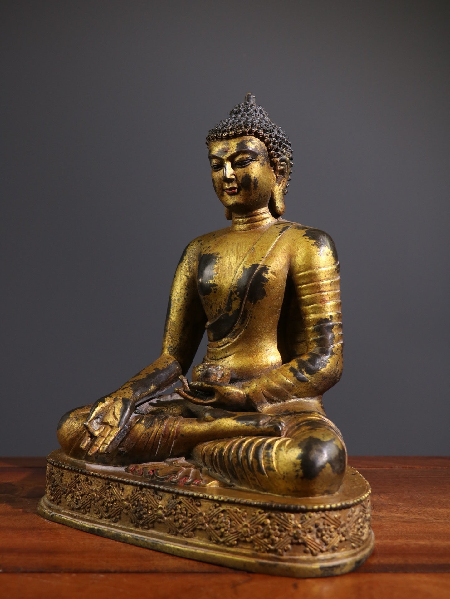 A Chinese antique pure copper statue of Shakyamuni Buddha