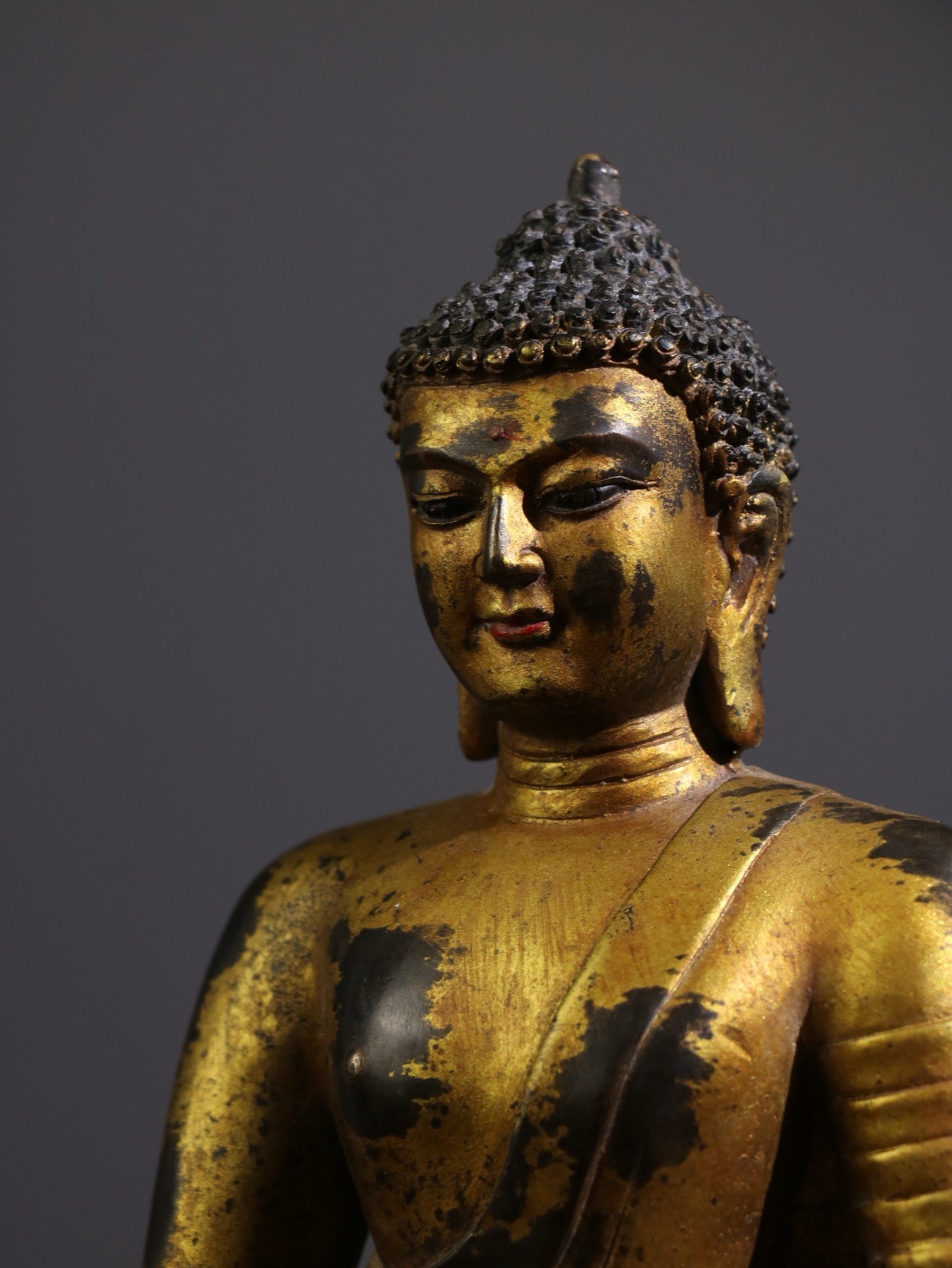 A Chinese antique pure copper statue of Shakyamuni Buddha