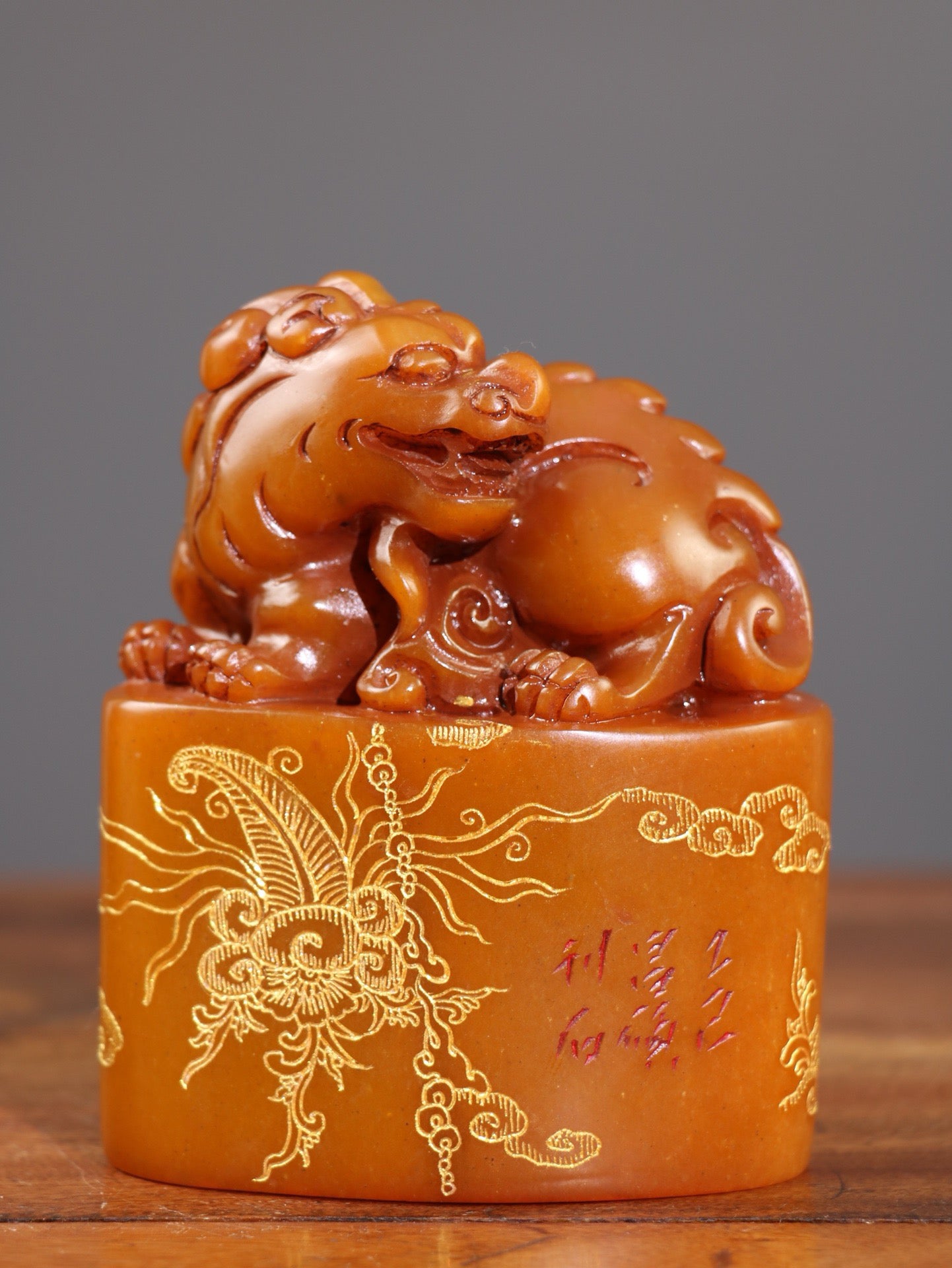 Chinese antique Tian Huangshi finely carved old leisurely chapter ornaments