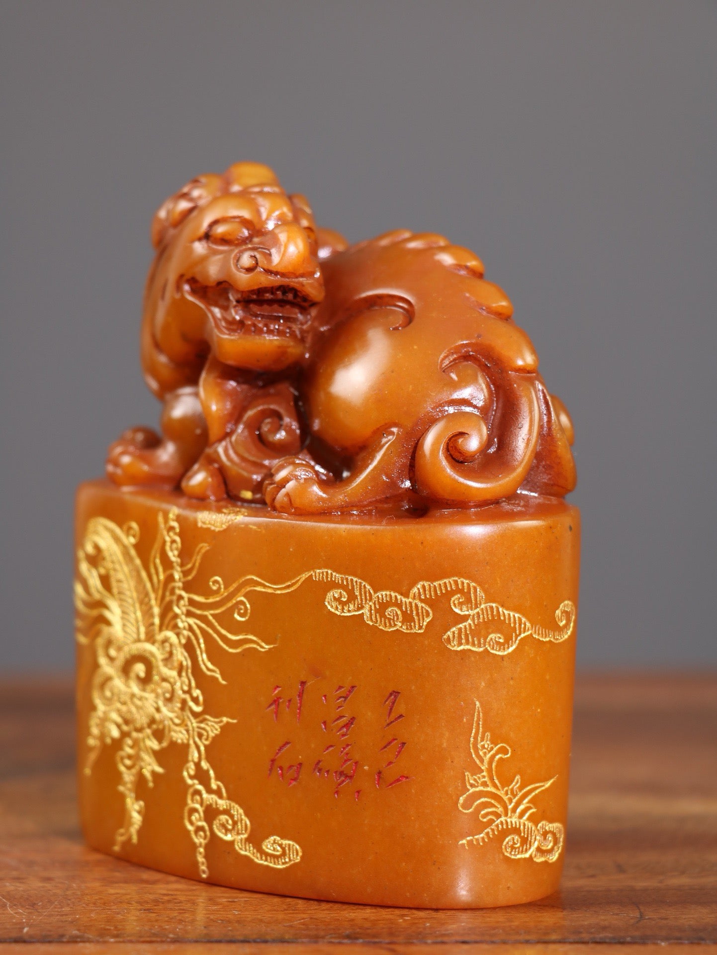 Chinese antique Tian Huangshi finely carved old leisurely chapter ornaments