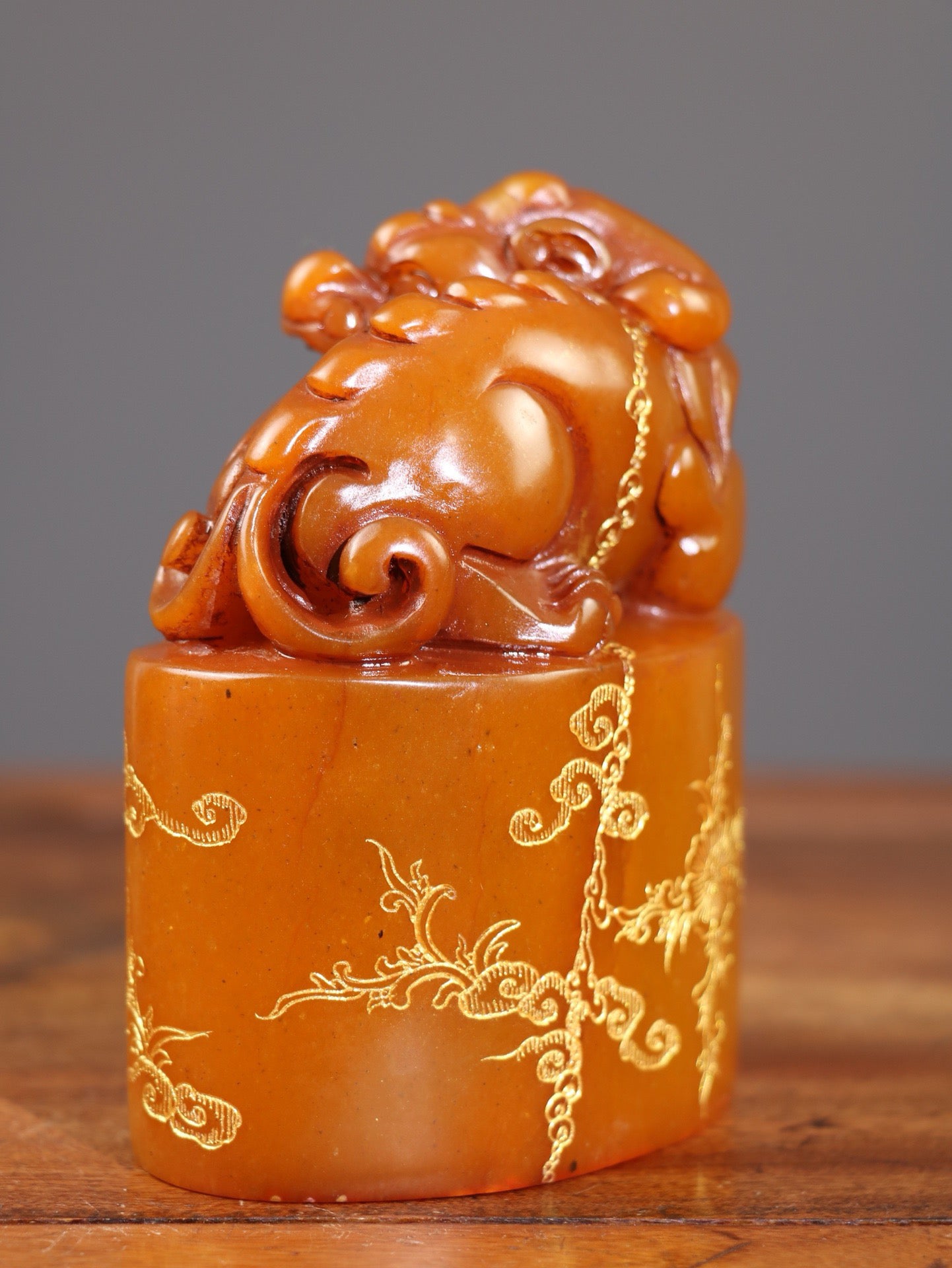 Chinese antique Tian Huangshi finely carved old leisurely chapter ornaments