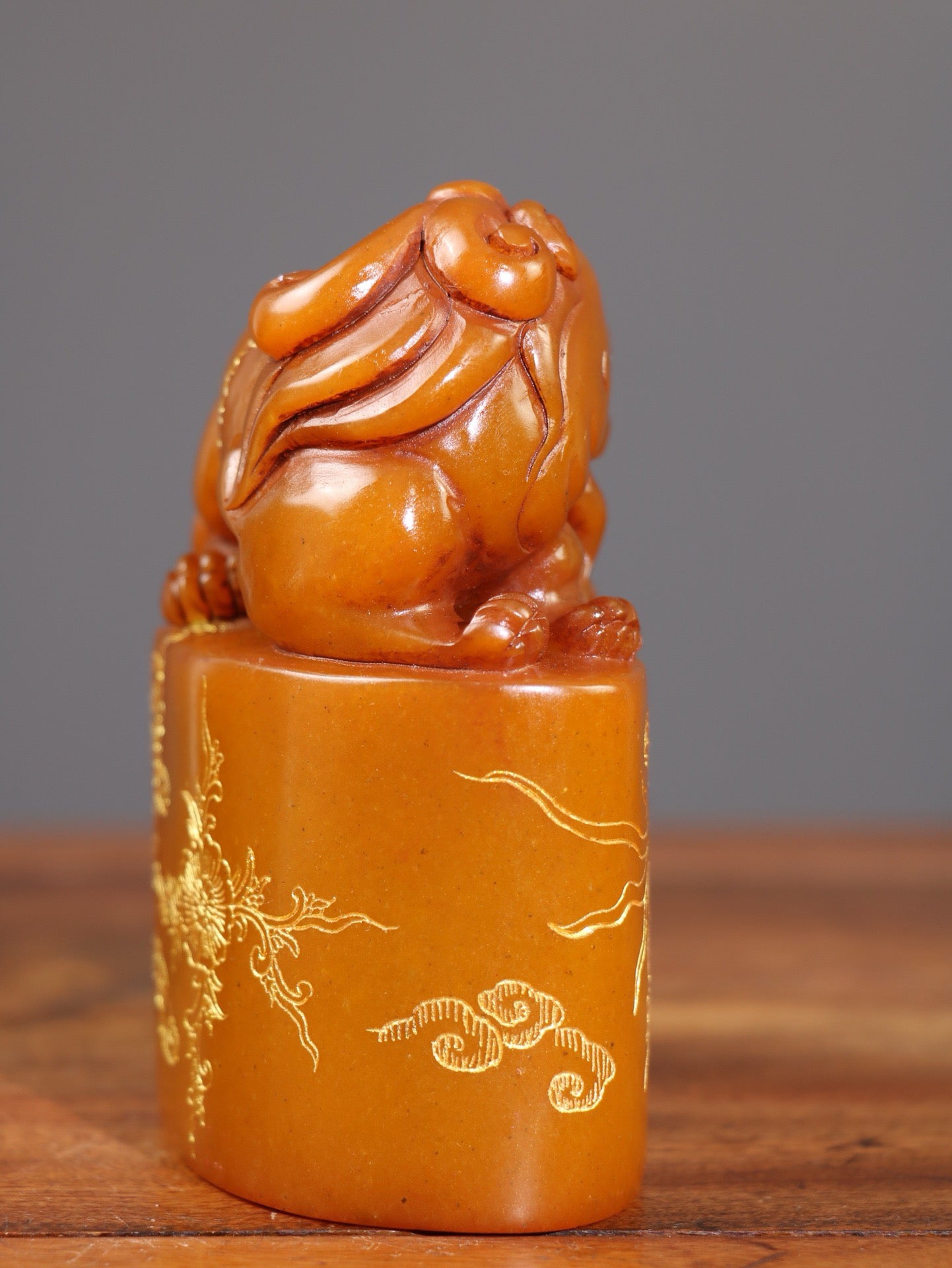 Chinese antique Tian Huangshi finely carved old leisurely chapter ornaments