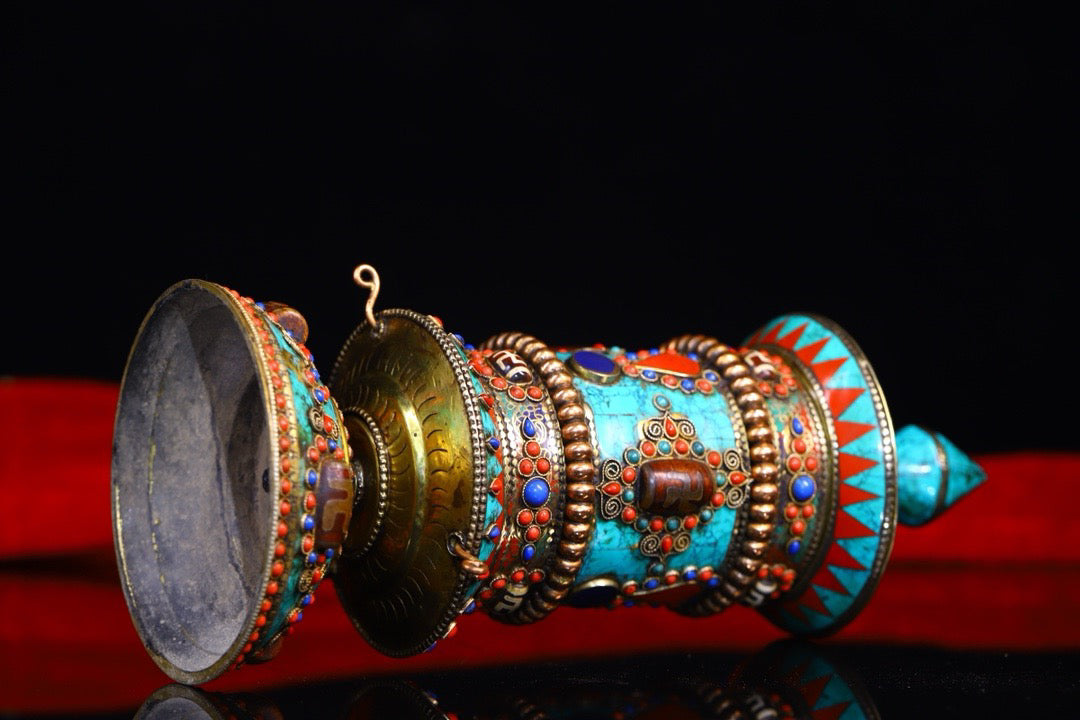 Copper body pure handmade tapping, chiseling, inlaid with gemstones, spinning wheel