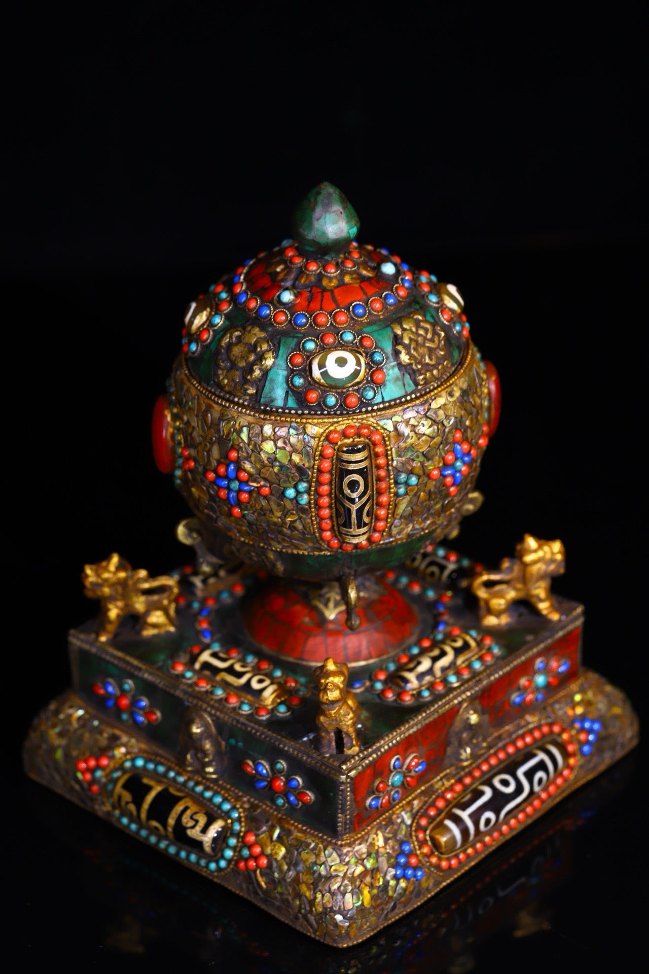 Copper body pure handmade knocking, chiseling, inlaid with gemstones, celestial bead spinning wheel