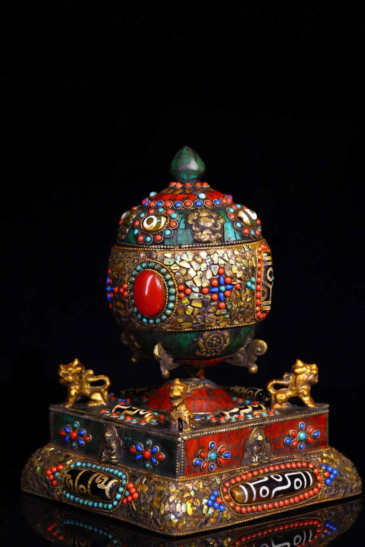 Copper body pure handmade knocking, chiseling, inlaid with gemstones, celestial bead spinning wheel