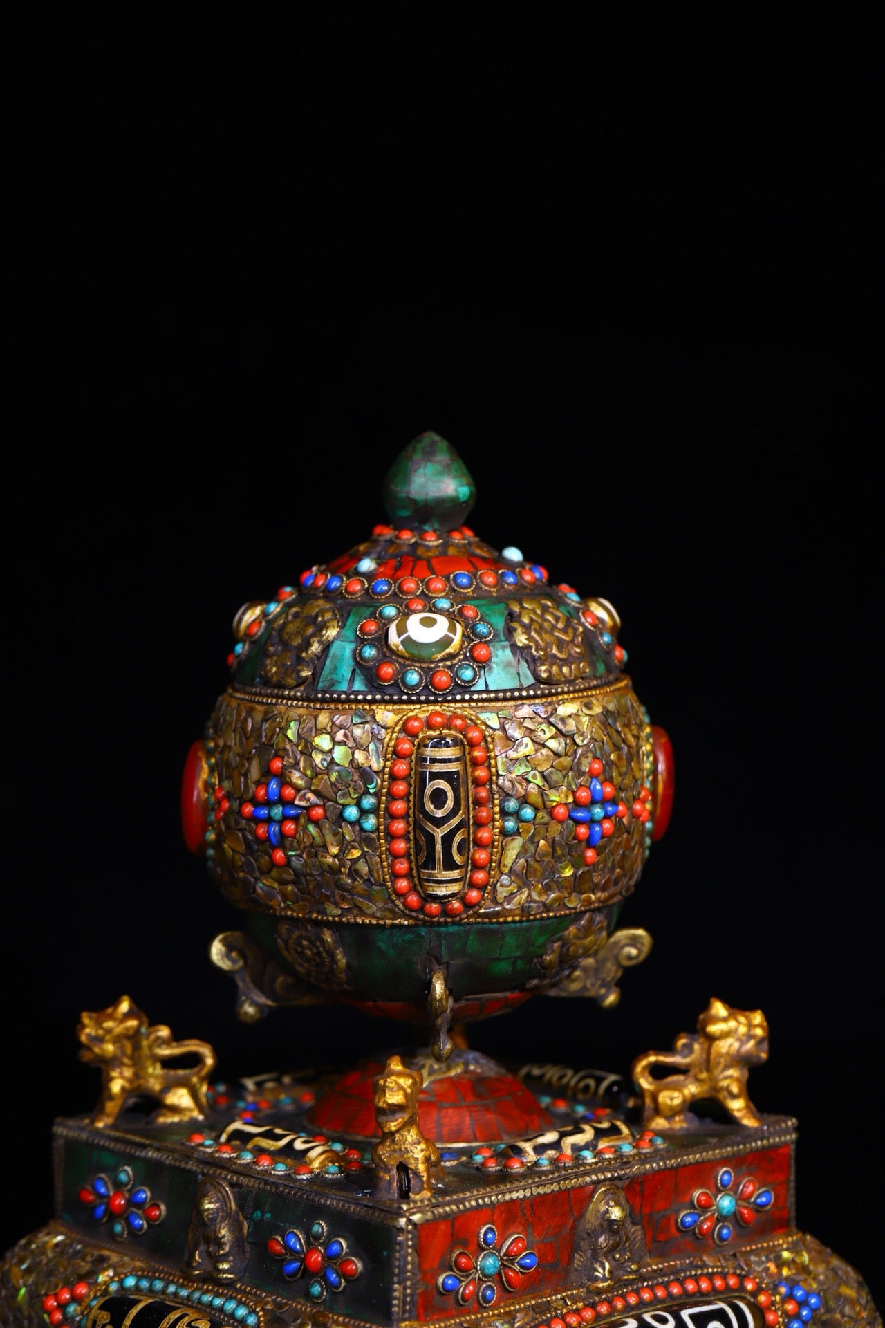 Copper body pure handmade knocking, chiseling, inlaid with gemstones, celestial bead spinning wheel