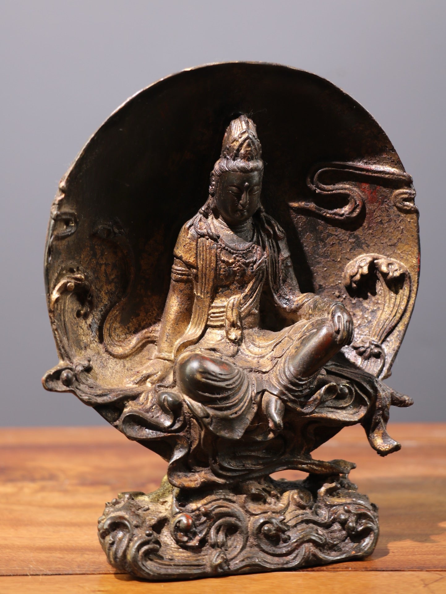 Chinese antique pure copper [Water Moon Guanyin Bodhisattva]