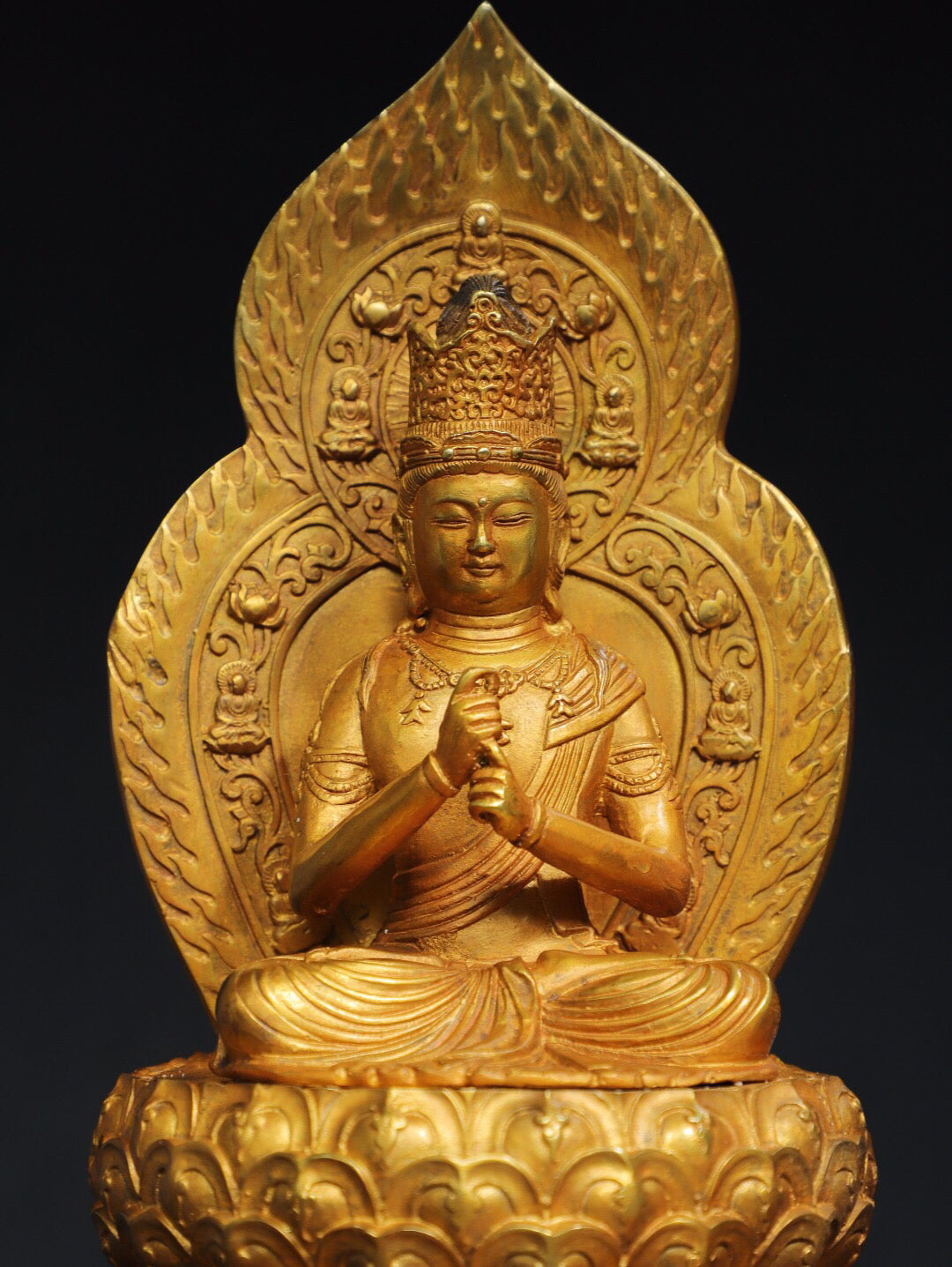 Chinese antique pure copper statue of the Great Holding Diamond