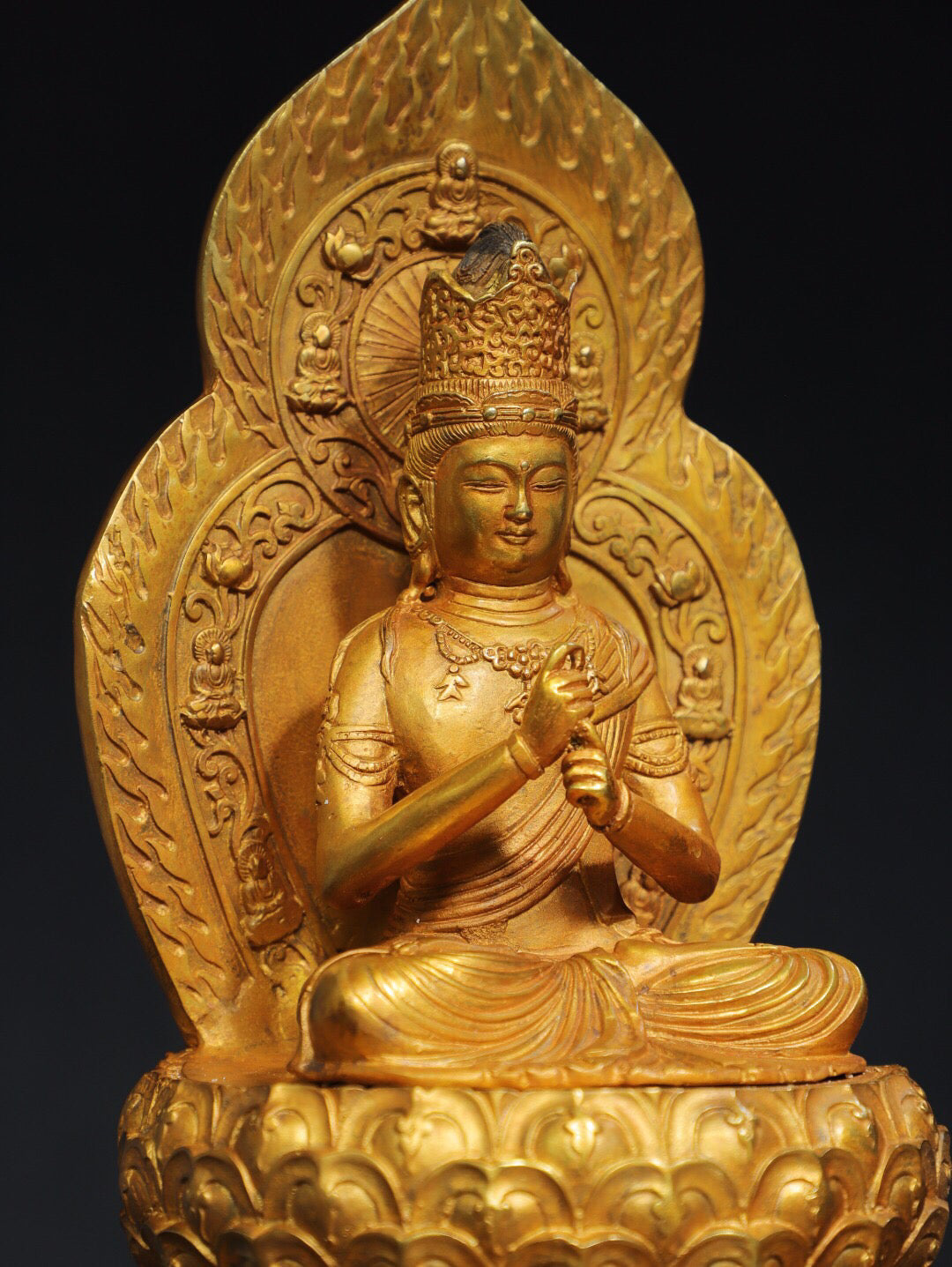 Chinese antique pure copper statue of the Great Holding Diamond