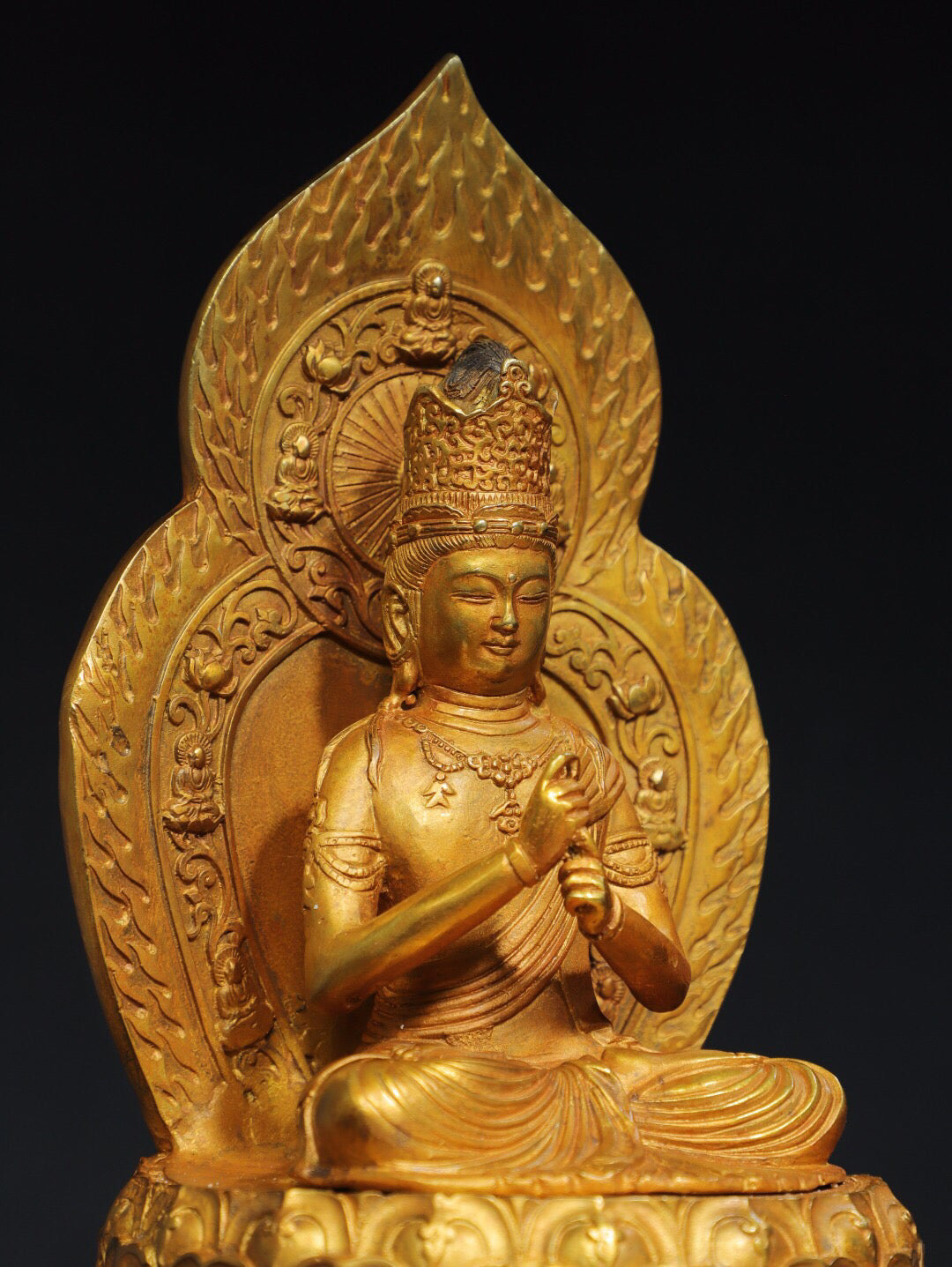 Chinese antique pure copper statue of the Great Holding Diamond