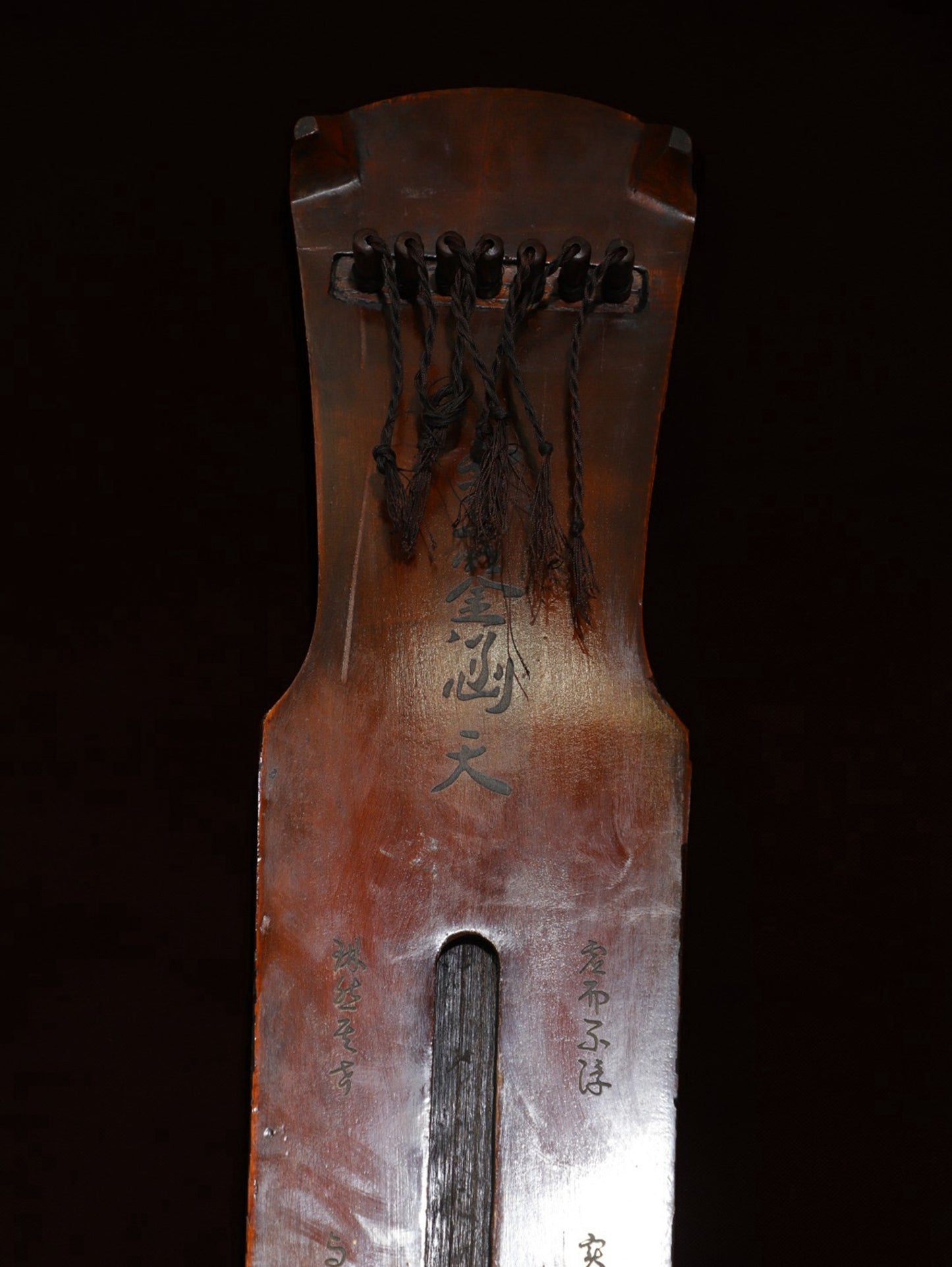 Tongmu Guqin inlaid with gemstone