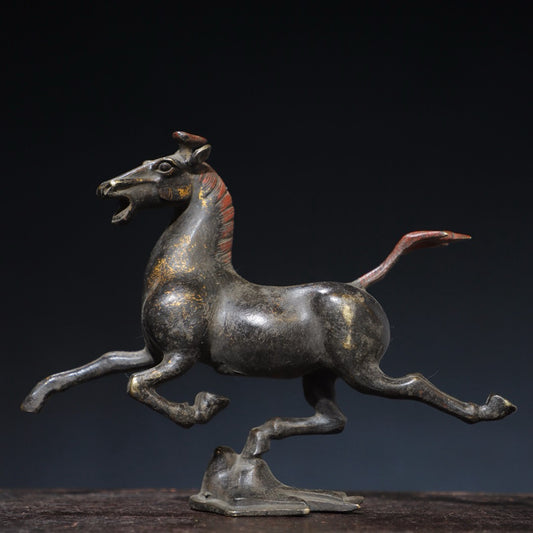 Copper gold-plated [Horse Treading on Flying Swallow] ornament