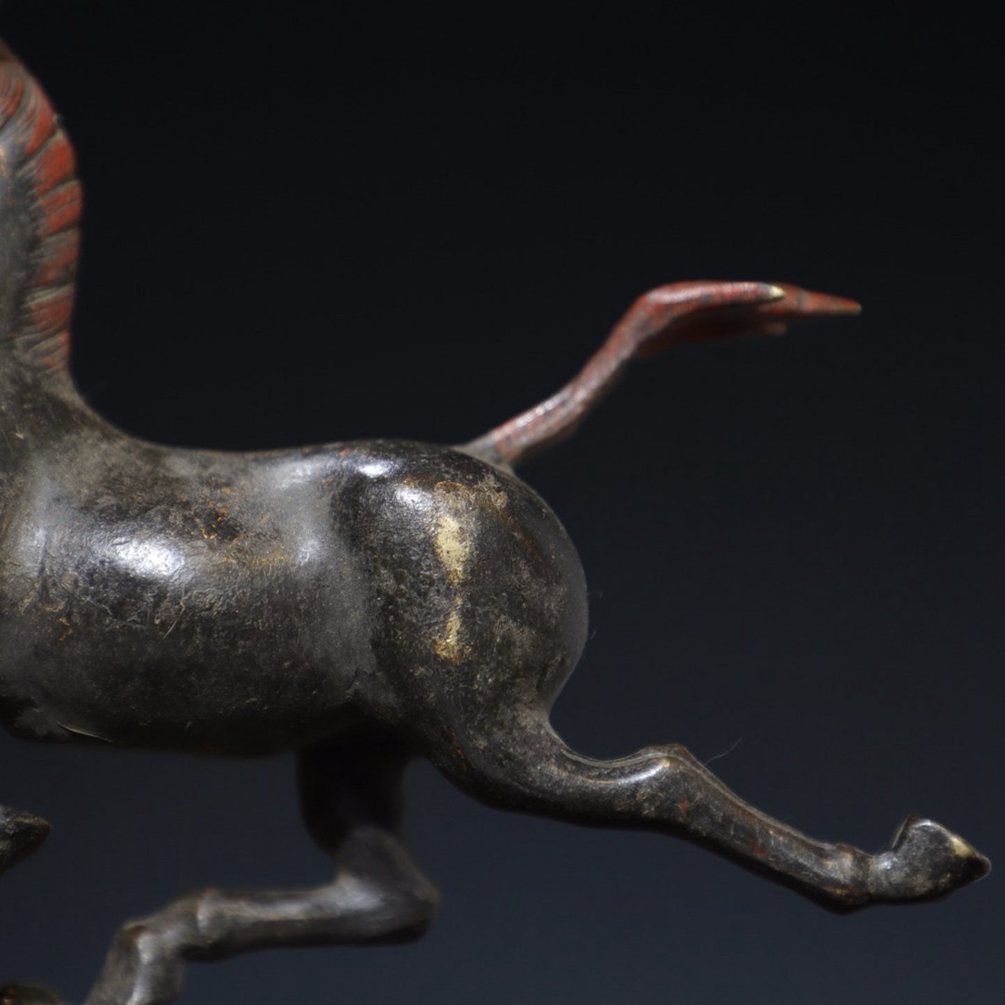 Copper gold-plated [Horse Treading on Flying Swallow] ornament