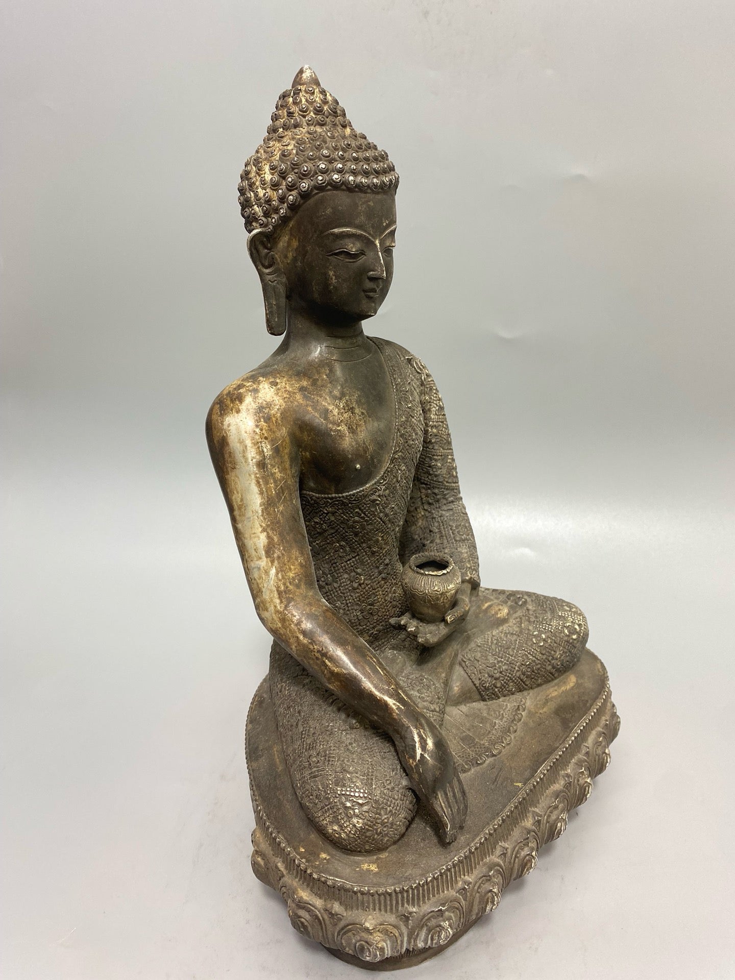 Chinese antique pure copper gilded silver Buddha statue ornament