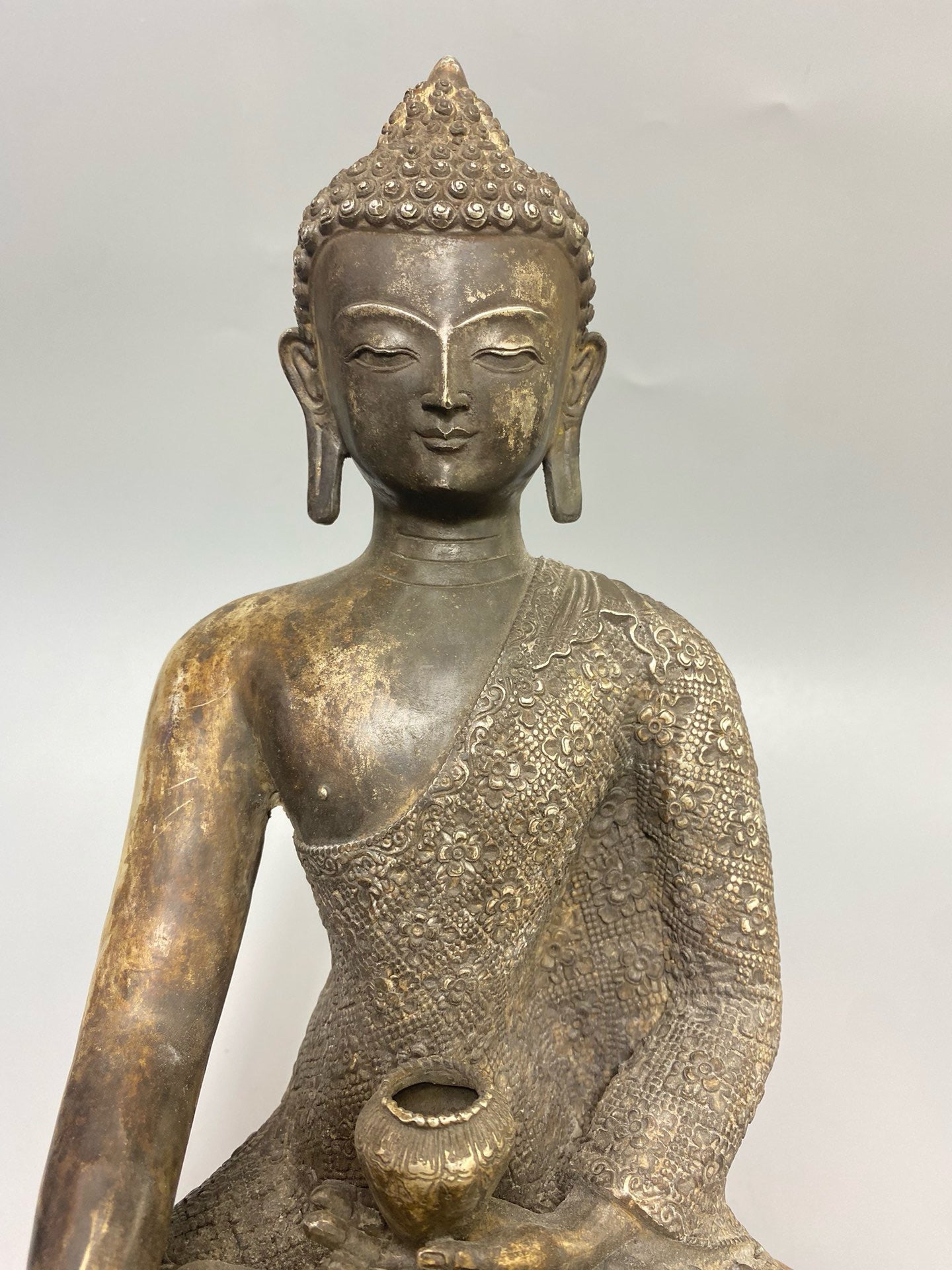 Chinese antique pure copper gilded silver Buddha statue ornament