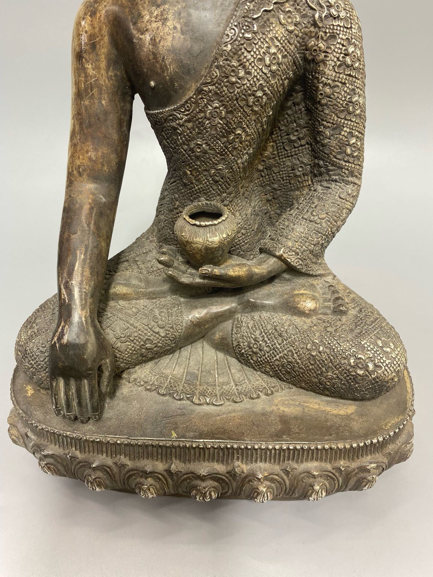 Chinese antique pure copper gilded silver Buddha statue ornament