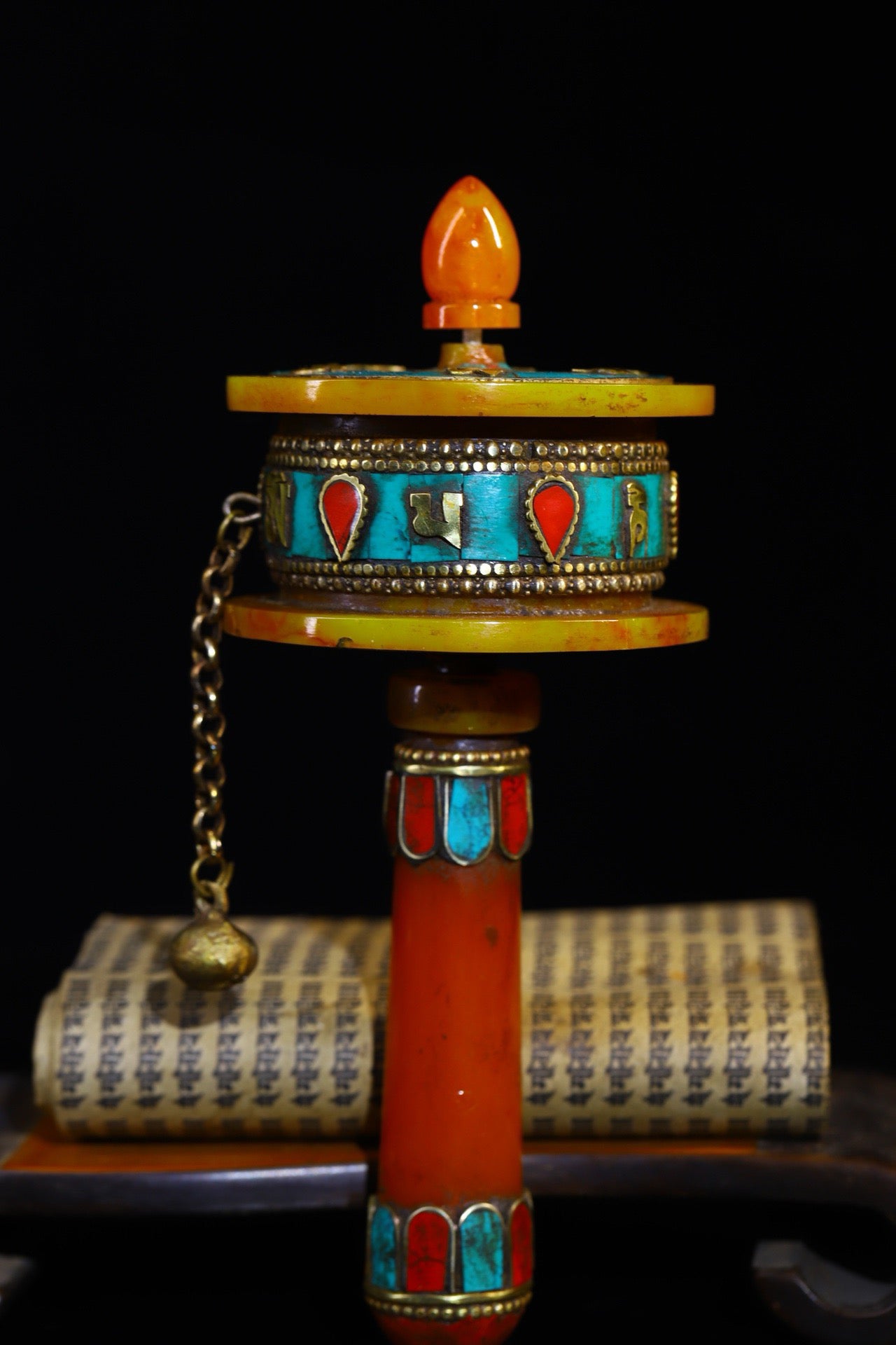 Beeswax handmade, inlaid with gemstones, spinning wheel