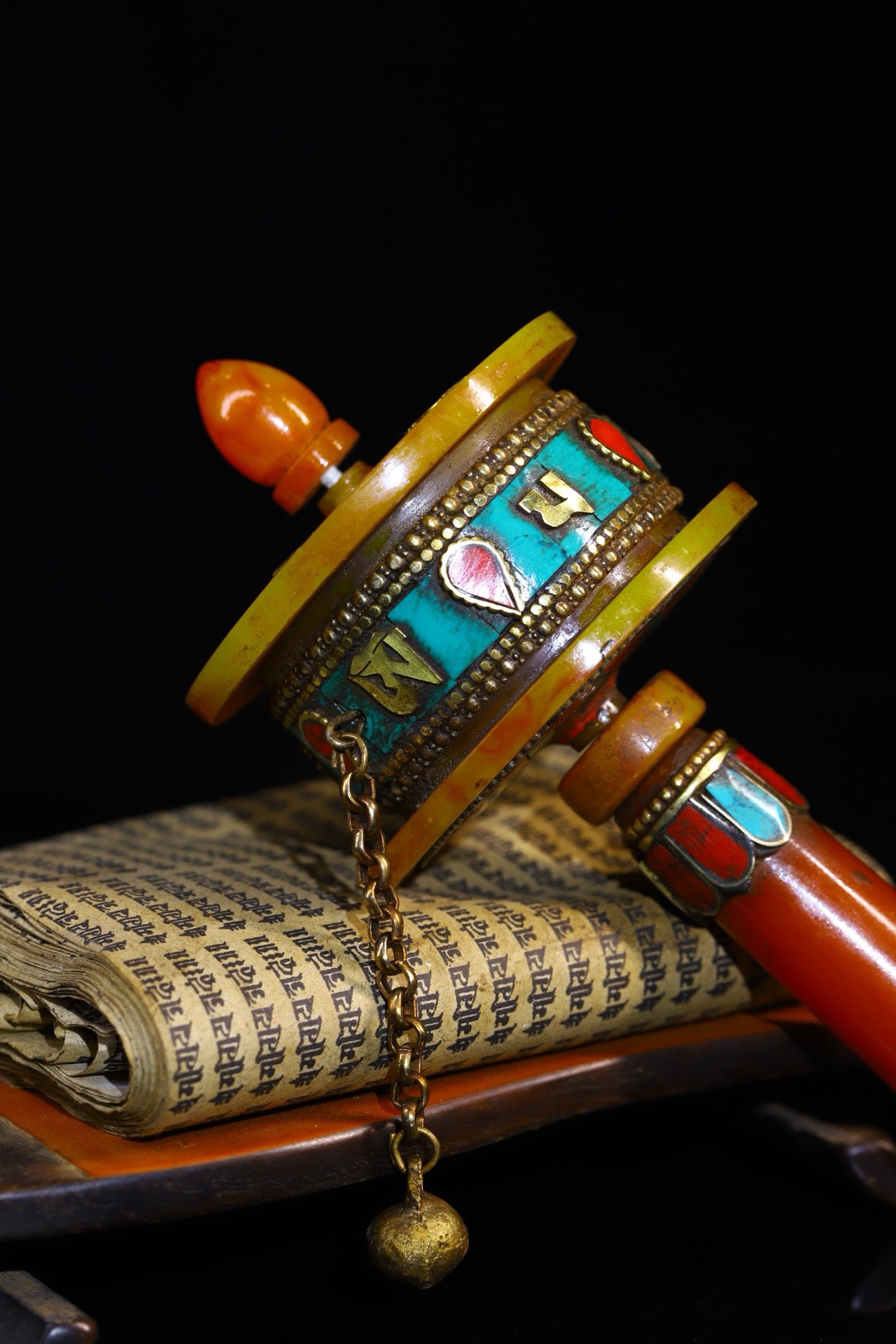 Beeswax handmade, inlaid with gemstones, spinning wheel