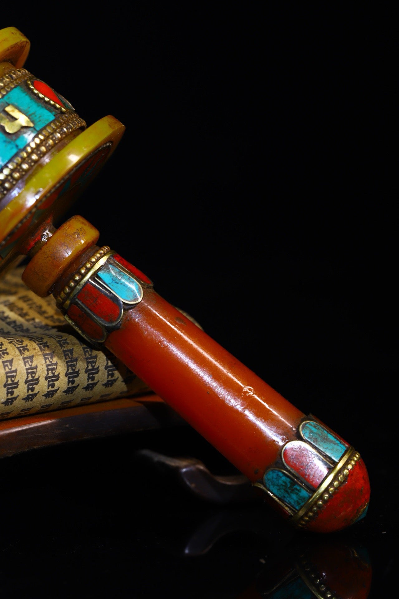 Beeswax handmade, inlaid with gemstones, spinning wheel