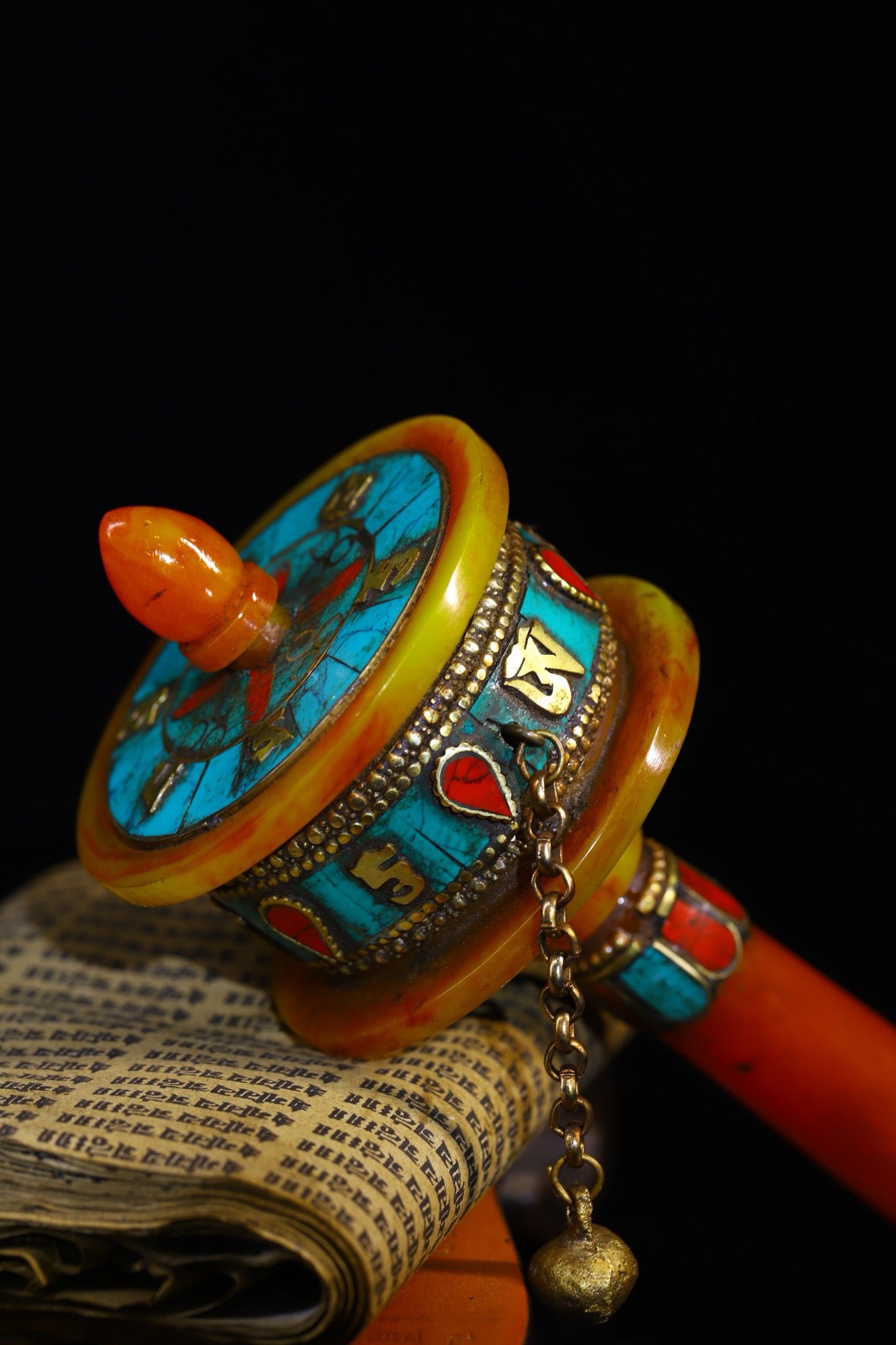 Beeswax handmade, inlaid with gemstones, spinning wheel