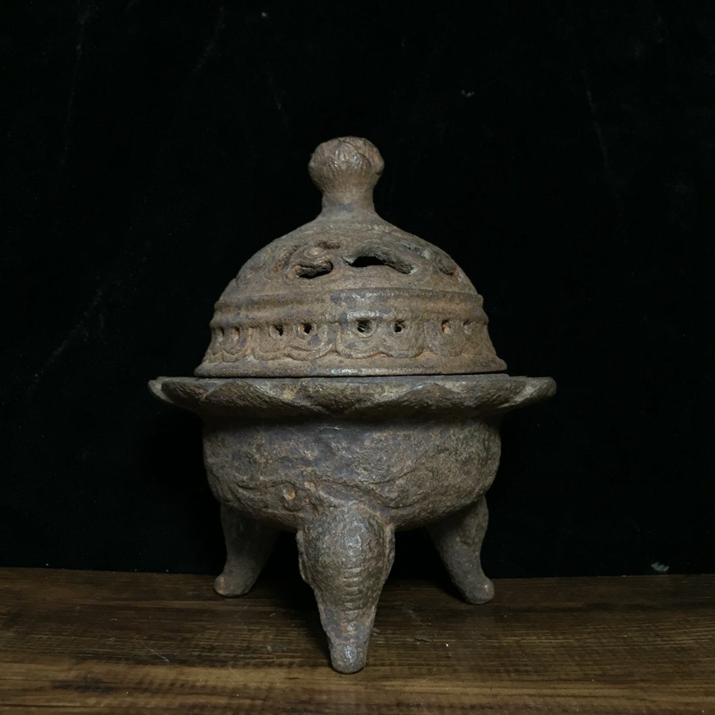 Pure iron lotus incense burner