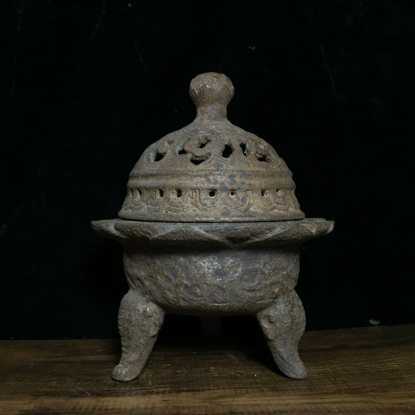 Pure iron lotus incense burner