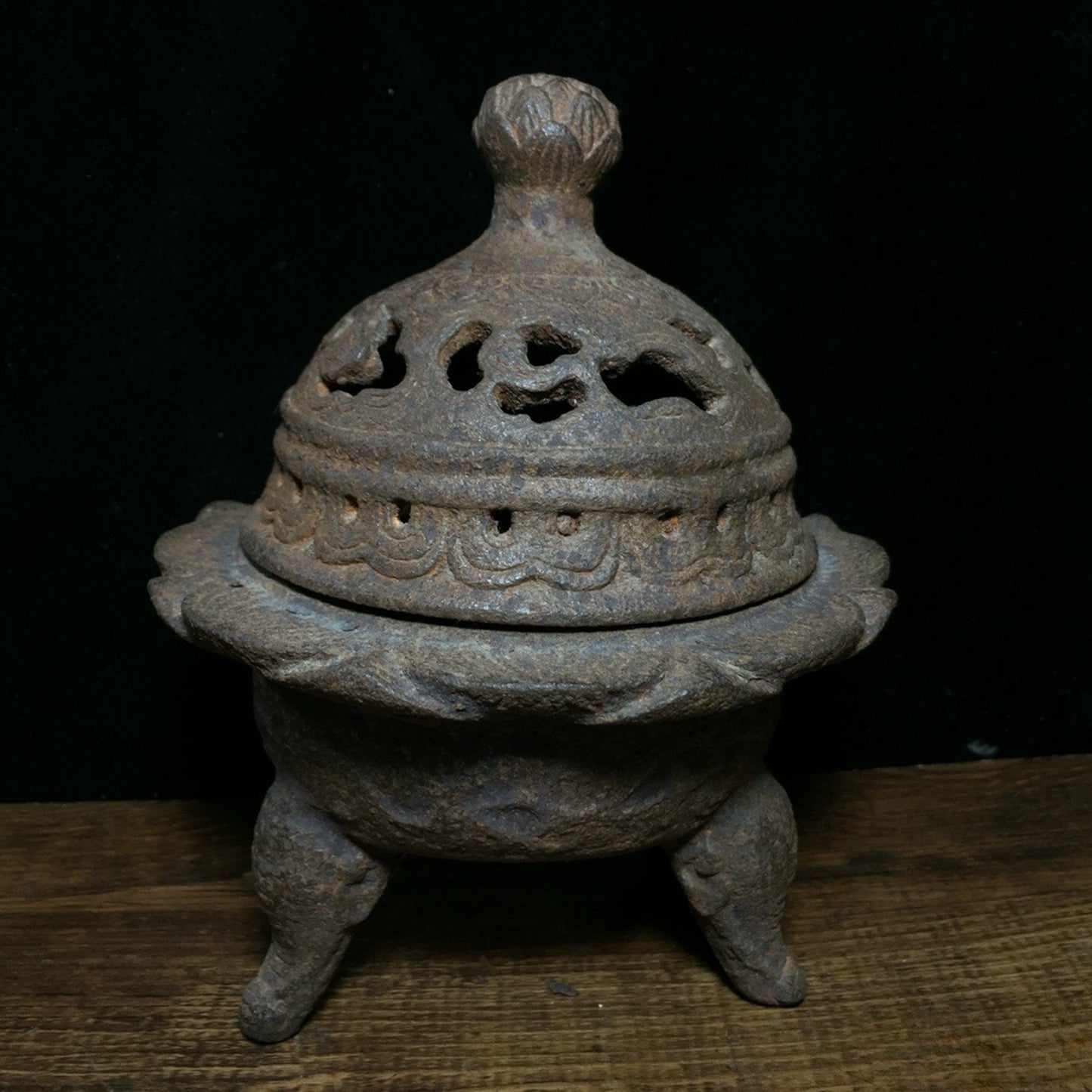 Pure iron lotus incense burner