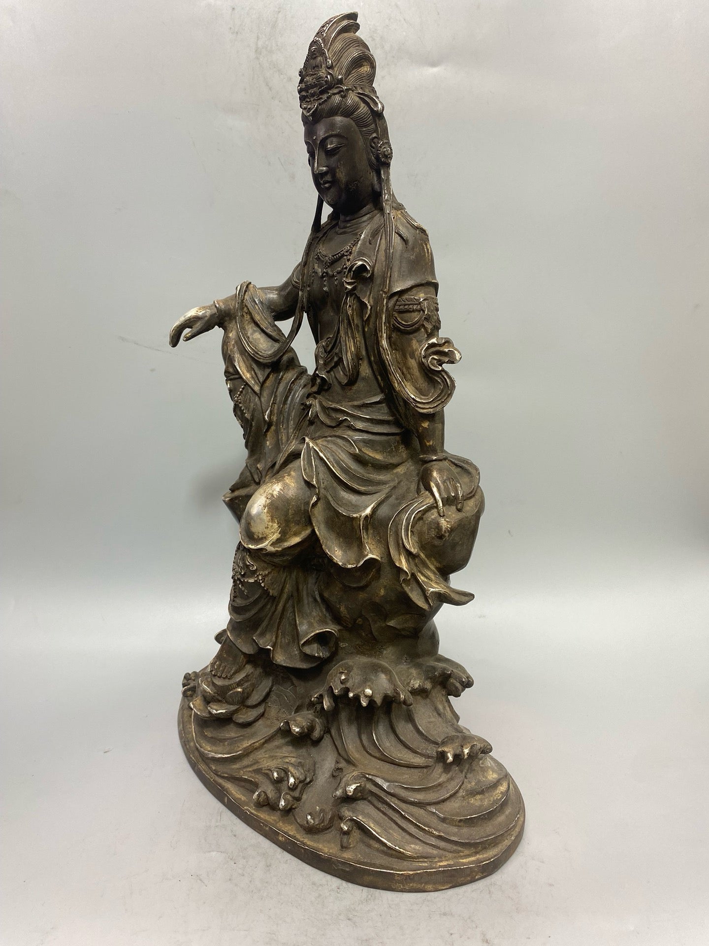 Chinese antique pure copper gilded silver free Guanyin Buddha statue ornament