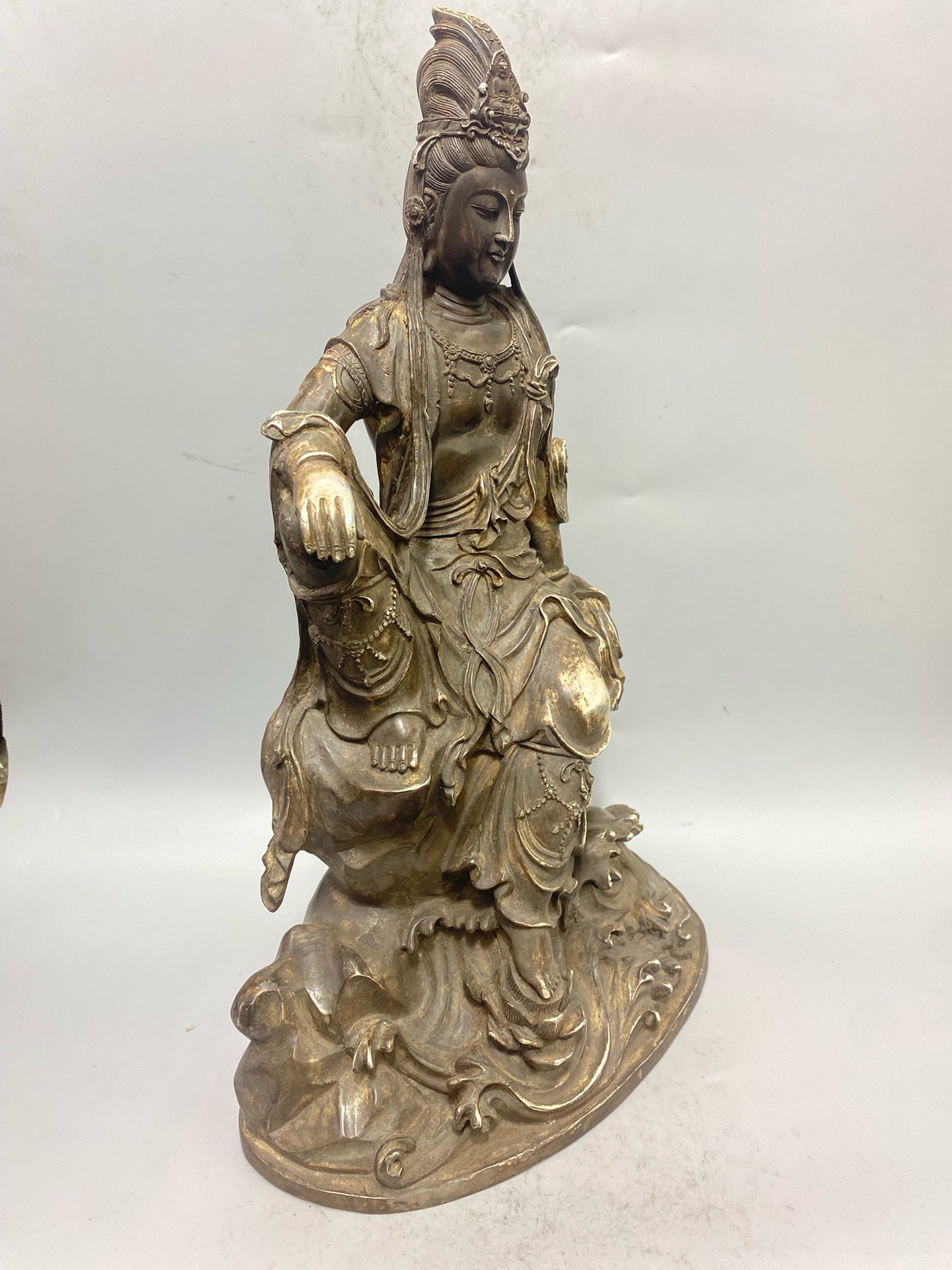 Chinese antique pure copper gilded silver free Guanyin Buddha statue ornament