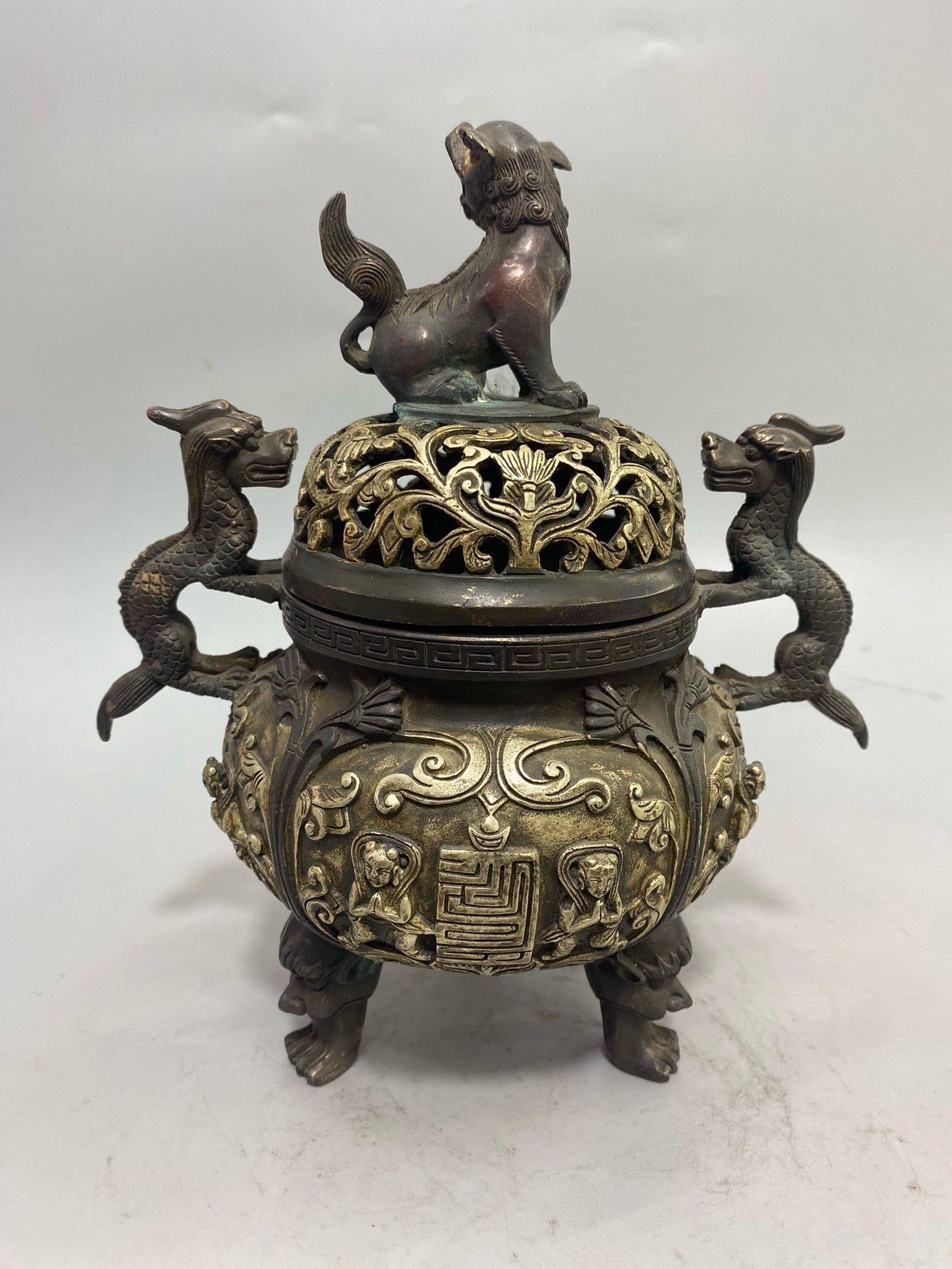 Chinese antique pure copper gilded silver lion cover double eared dragon aromatherapy stove
