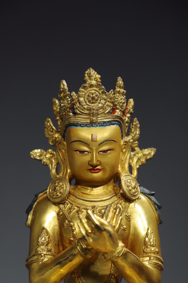 Chinese antique pure copper Buddha statue holding the Diamond Buddha