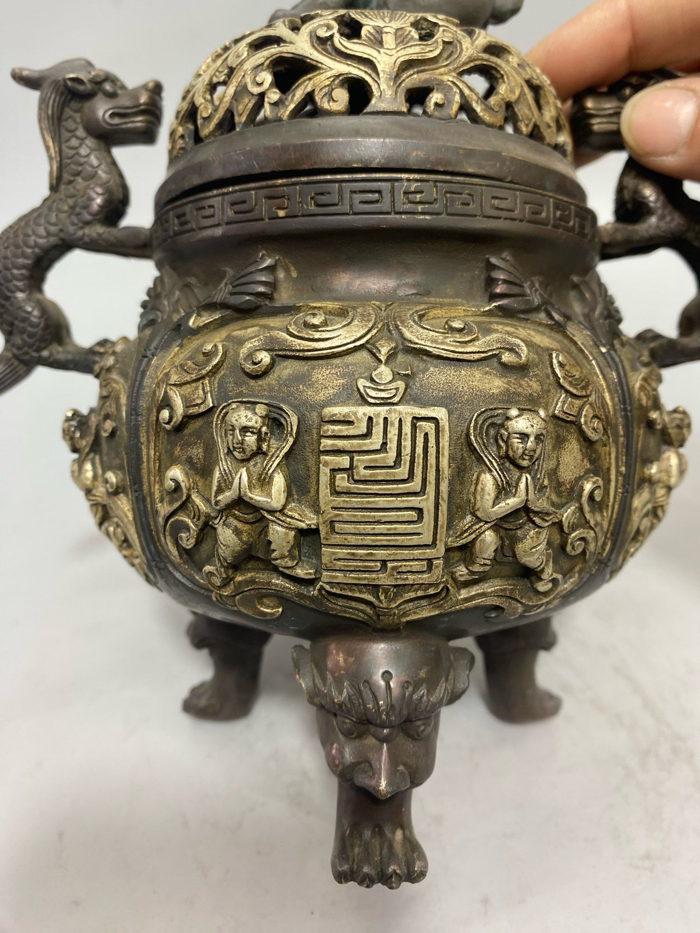 Chinese antique pure copper gilded silver lion cover double eared dragon aromatherapy stove