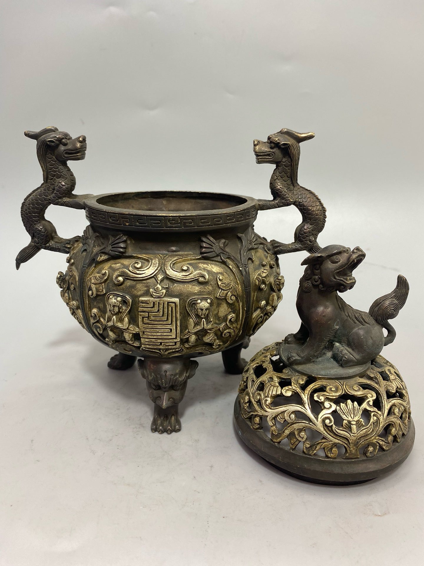 Chinese antique pure copper gilded silver lion cover double eared dragon aromatherapy stove