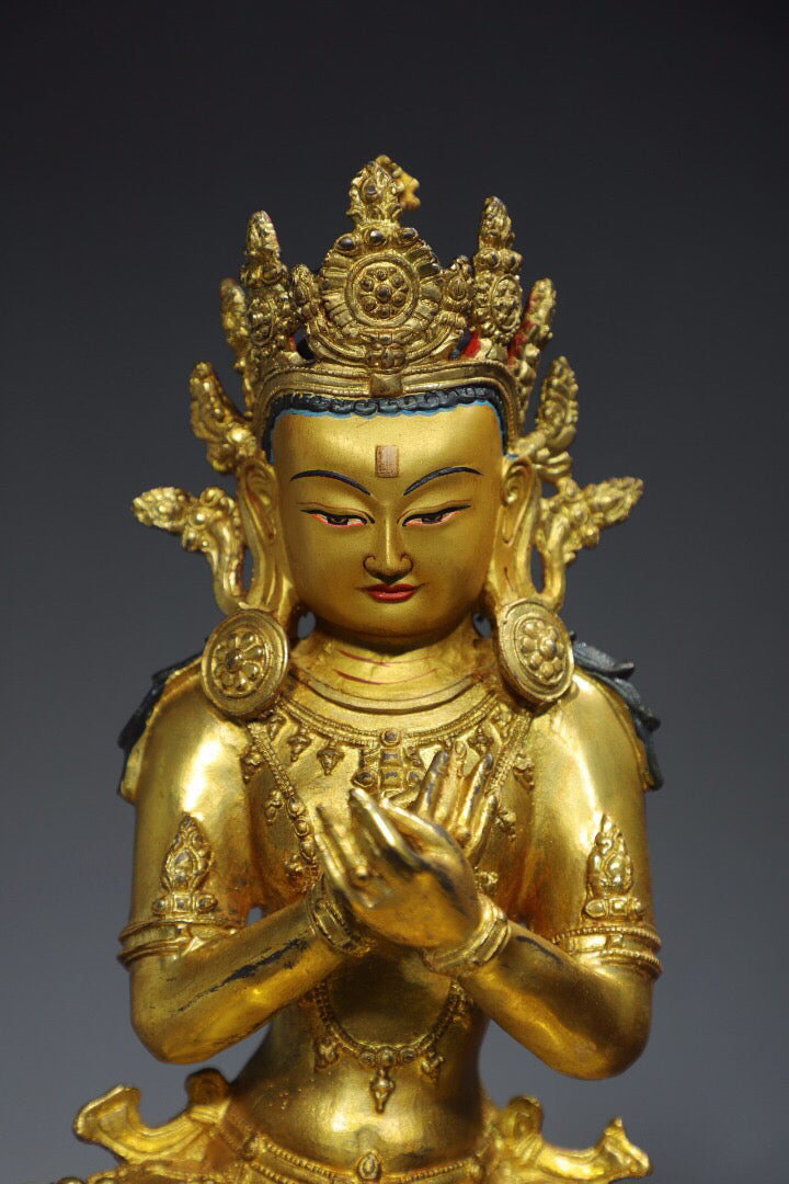 Chinese antique pure copper Buddha statue holding the Diamond Buddha