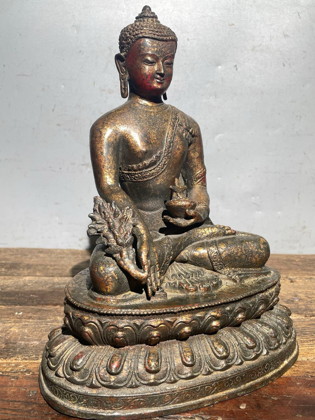 Chinese antique pure copper statue of Shakyamuni Buddha